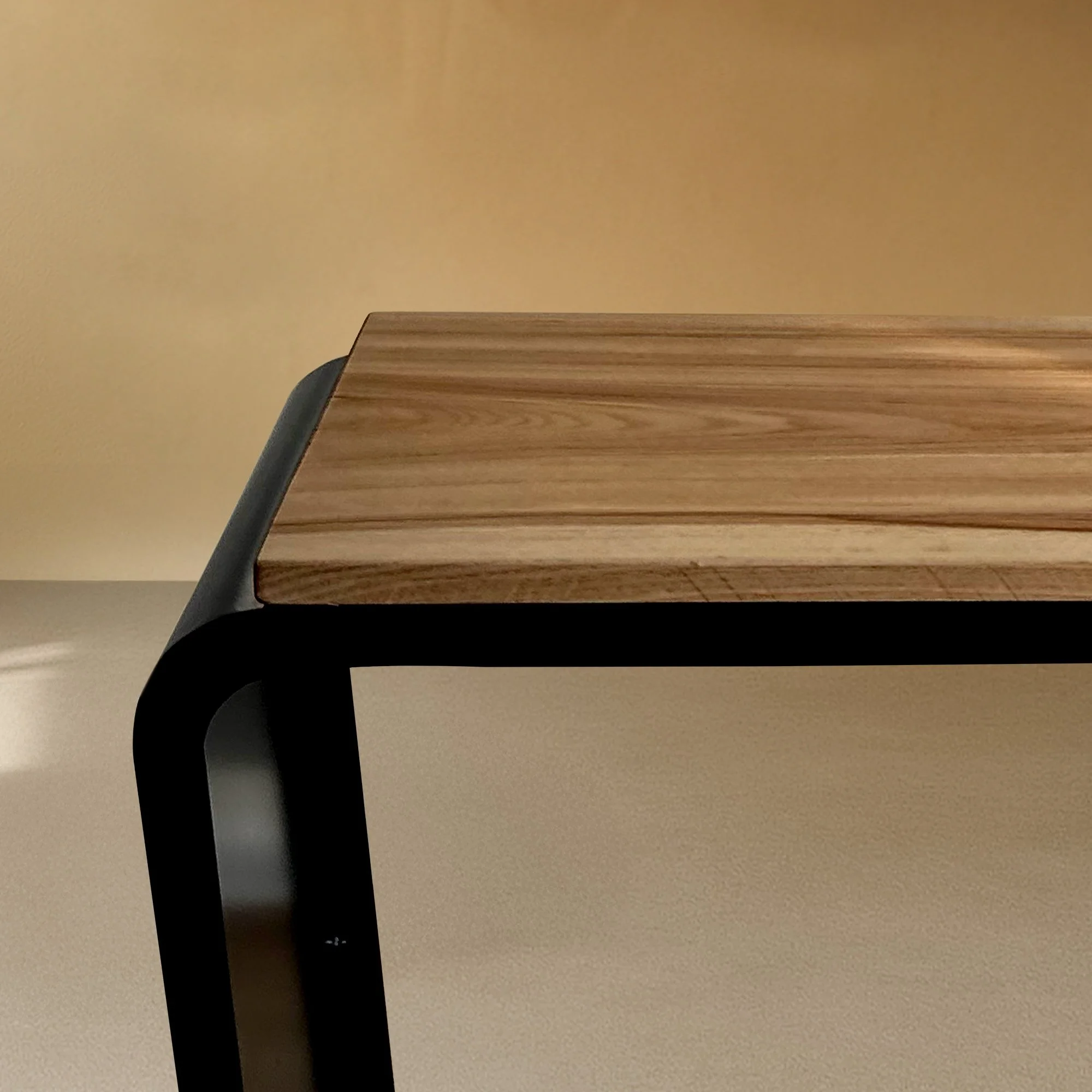 SIDE_TABLE_01_Detail02.jpg