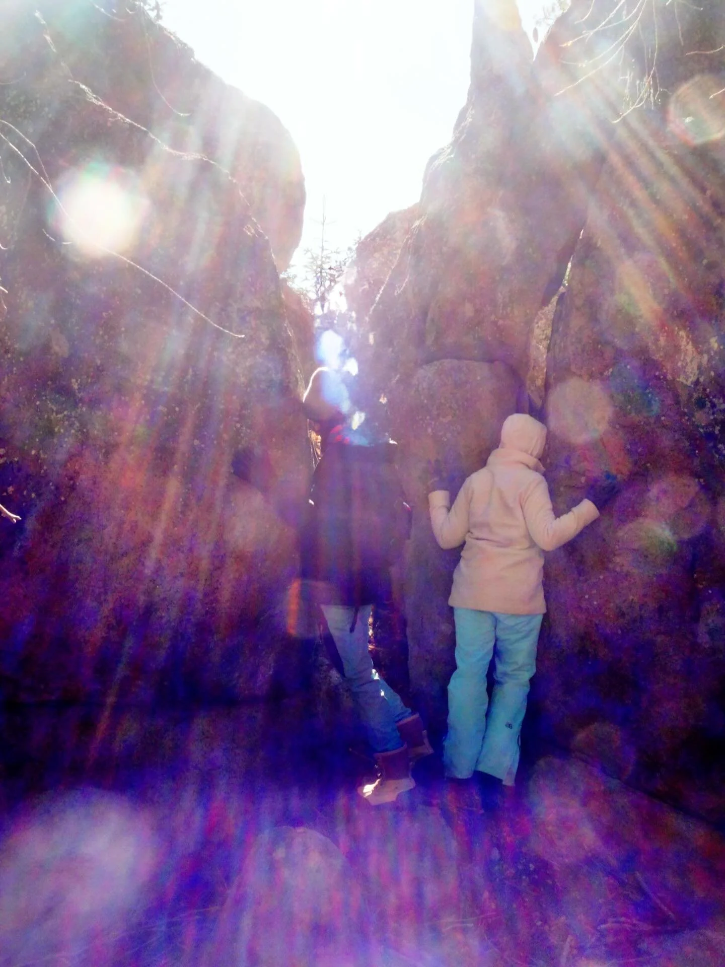 Light from the Realm of Shambala within Mt Shasta 
The Golden City of God 
Retreats are being posted now #
💛

Paul of Venus 

- #MtShastaSpiritualTours 
- #PaulOfVenus 
- VenusianRetreat 
- EnterThe5thDimension
- MtShasta
- MountShasta
- ShastaVorte