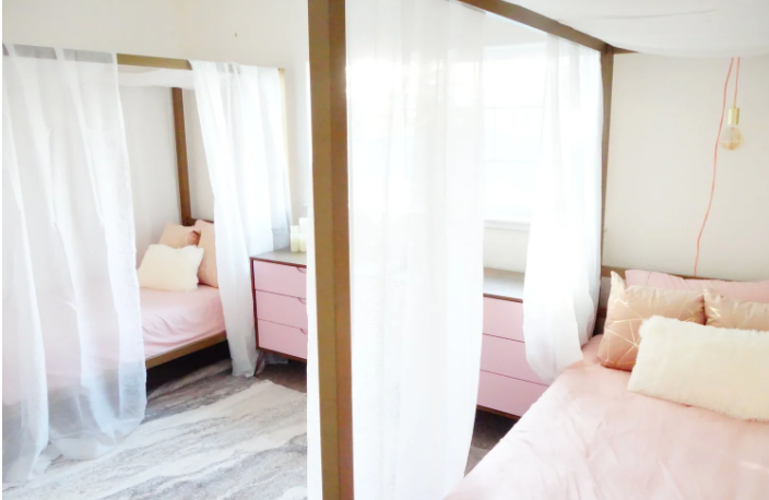 Canopy room at the Venusian retreat house