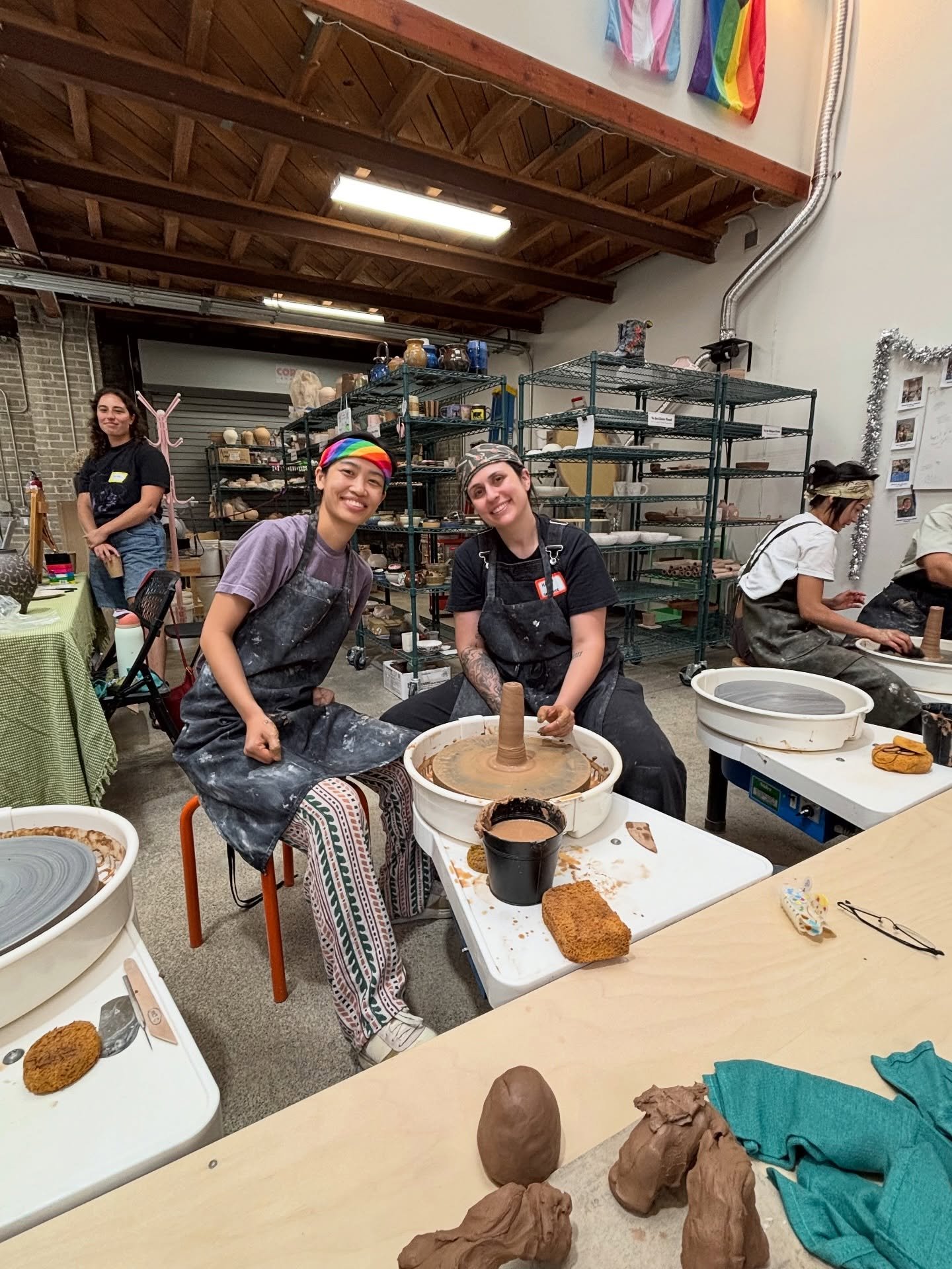 🎉🪼 MOON JELLY IS 1 YEAR OLD! 🪼🎉

some photos from celebrating our one year studio anniversary this weekend. Thank you to all our lovely members, students, teachers, friends and family for helping make this place and community so special. Here&rsq