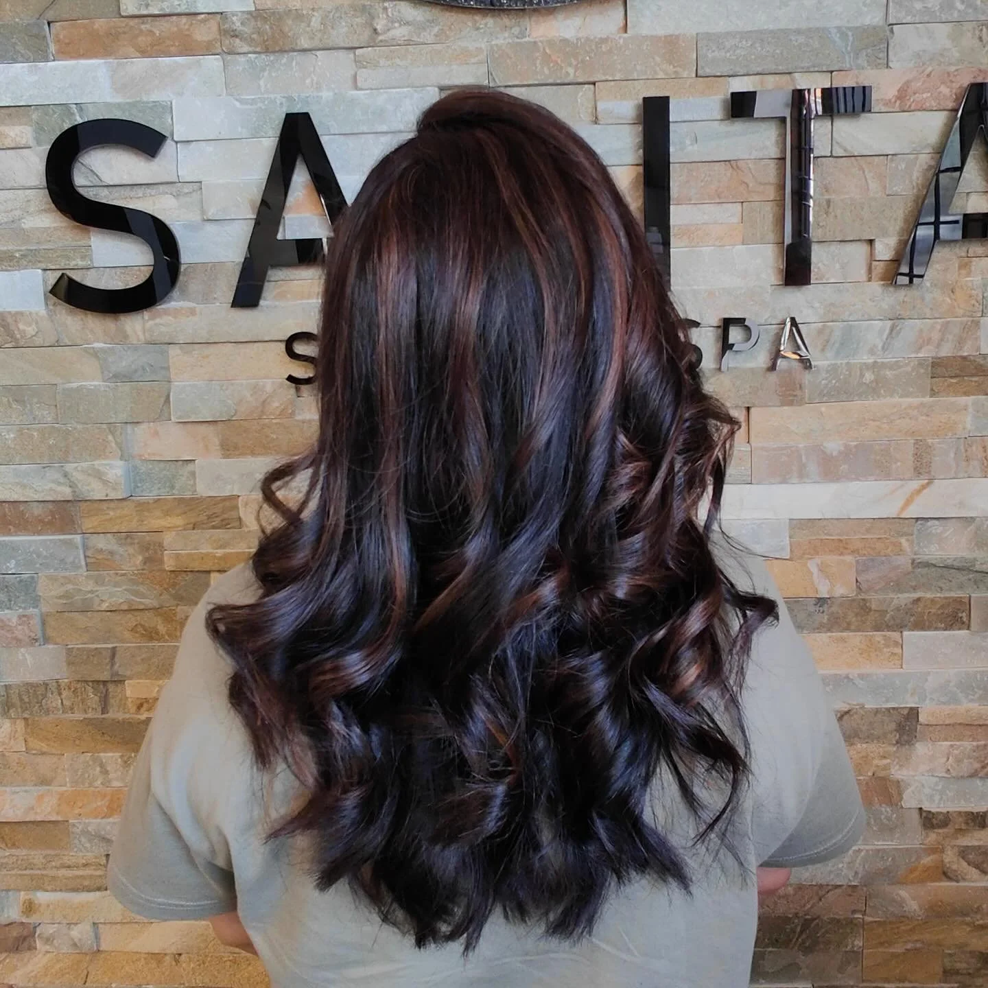 Fresh highlights blended in for a softer, lighter look🫶🏼 #haircaretips #highlights #hairstylist #londonontario #saritasalonnspa