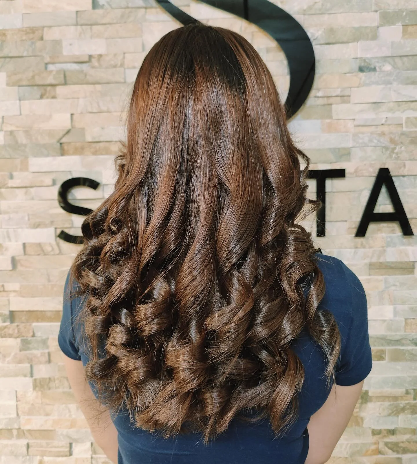 Wash and style to refresh her look and bring out that natural shine💗 #hair #hairstyles #haircaretips #washandstyle #londonontario #explore