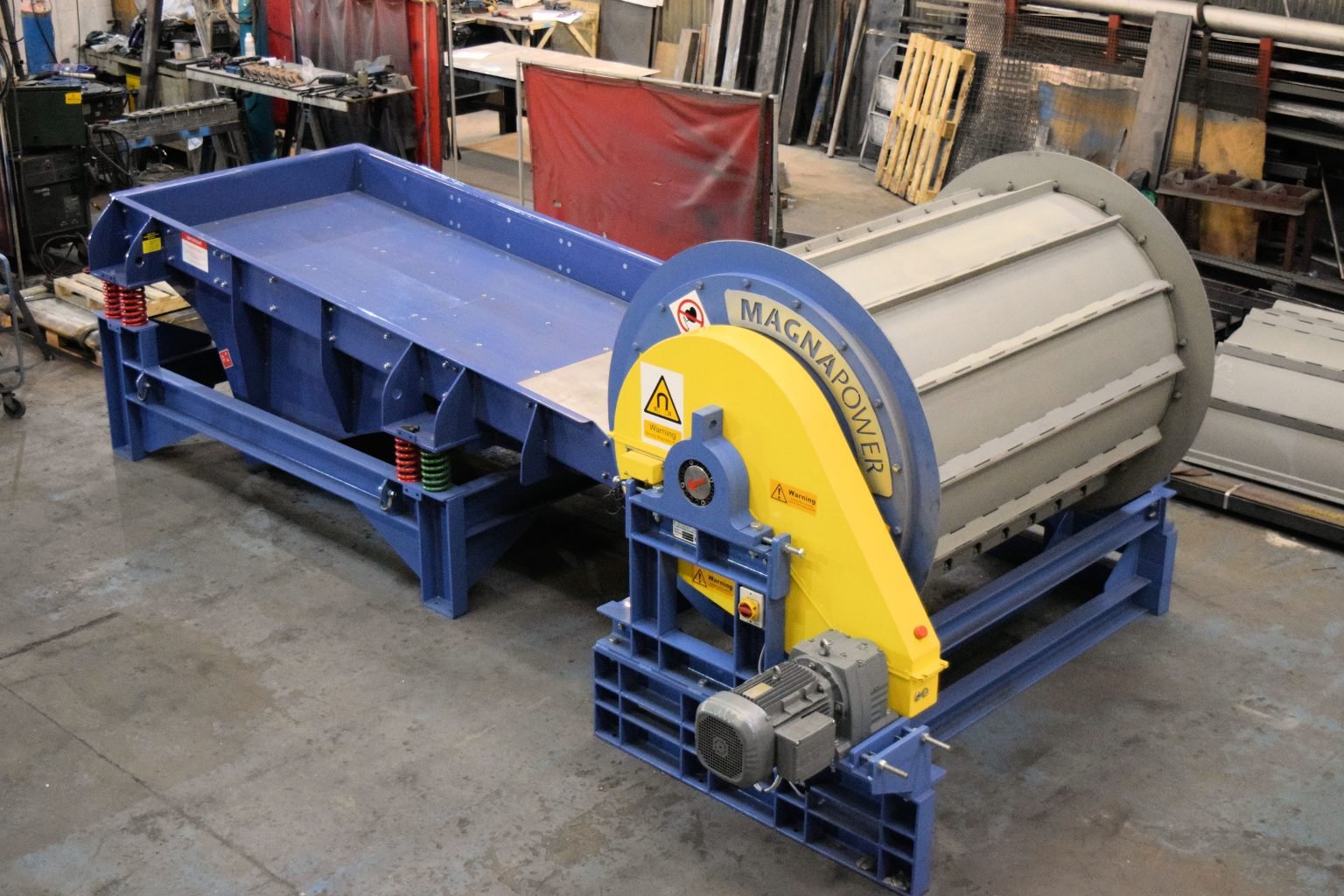 PowerFrag-drum-magnet-with-feeder-prior-to-dispatch-1536x1024.jpg