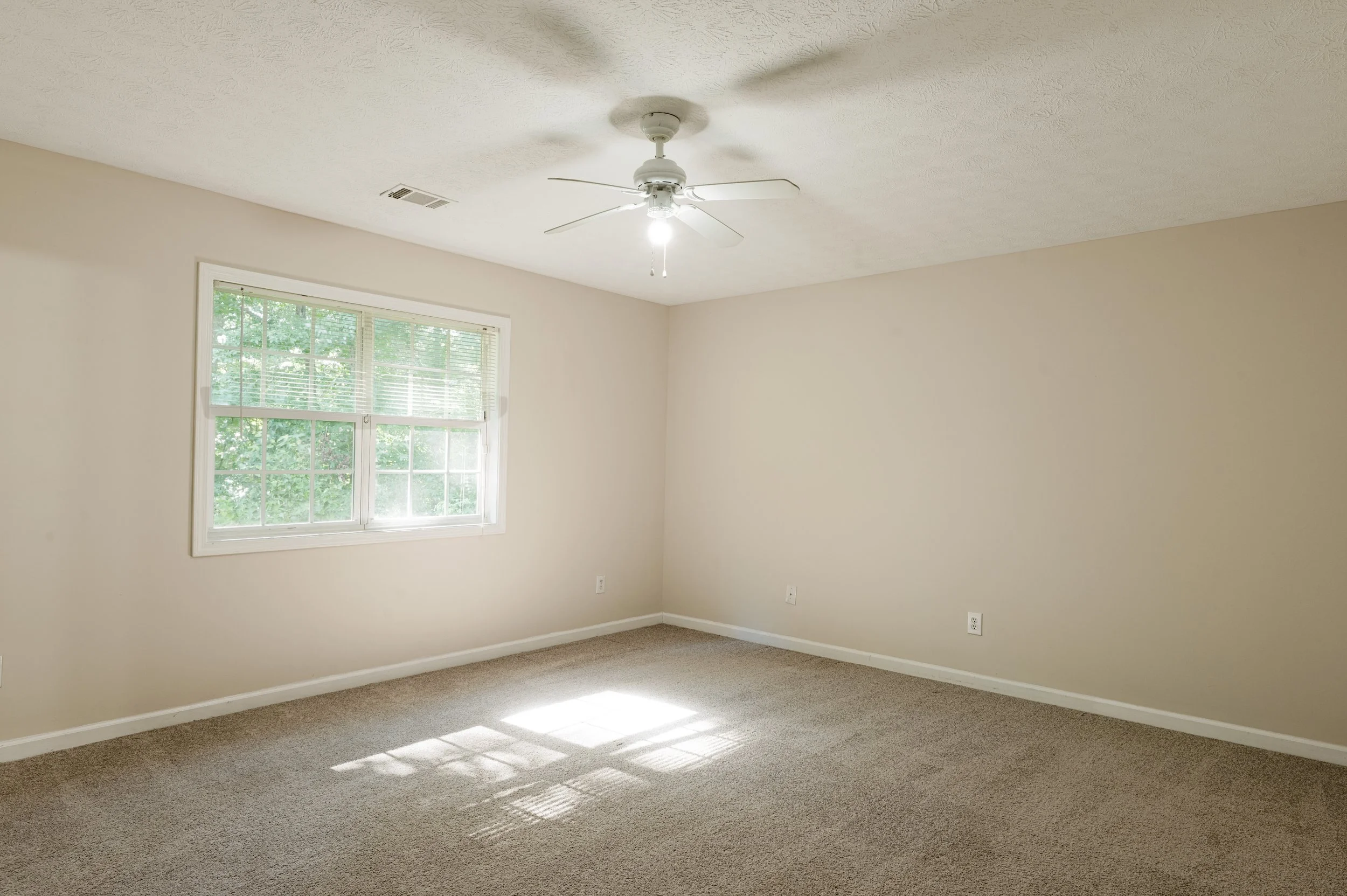 bedroom_B_1.jpg