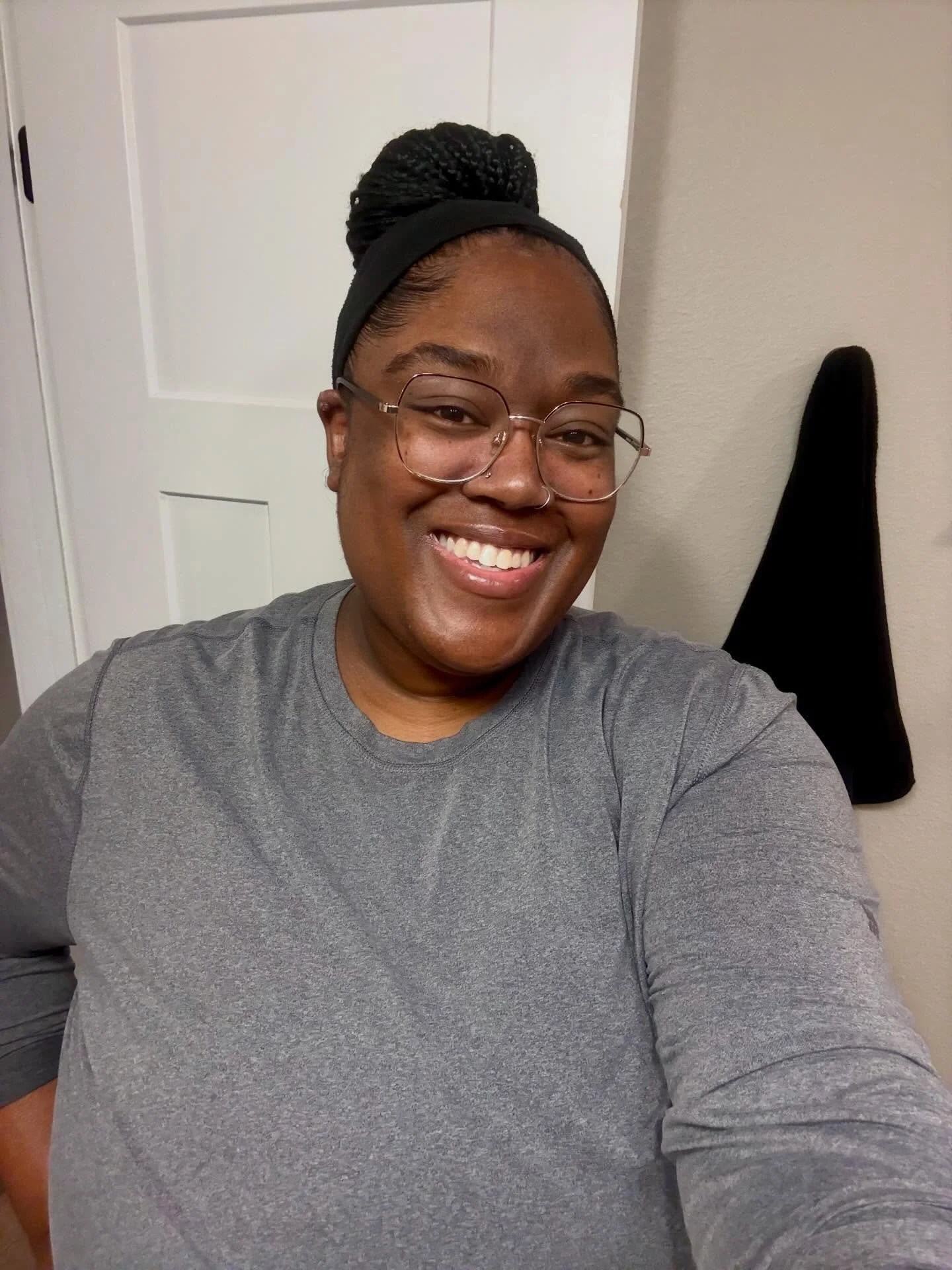 Hi, y'all! I wanted to reintroduce myself!
 My name is Alyssa AKA Alyssamus Prime. 😏 
I own Optimal Prime Cleaning LLC in Colorado Springs. 
A few fun facts about me! 
- I'm almost 31 years old. 
-I'm currently working on earning my BA degree in Pro