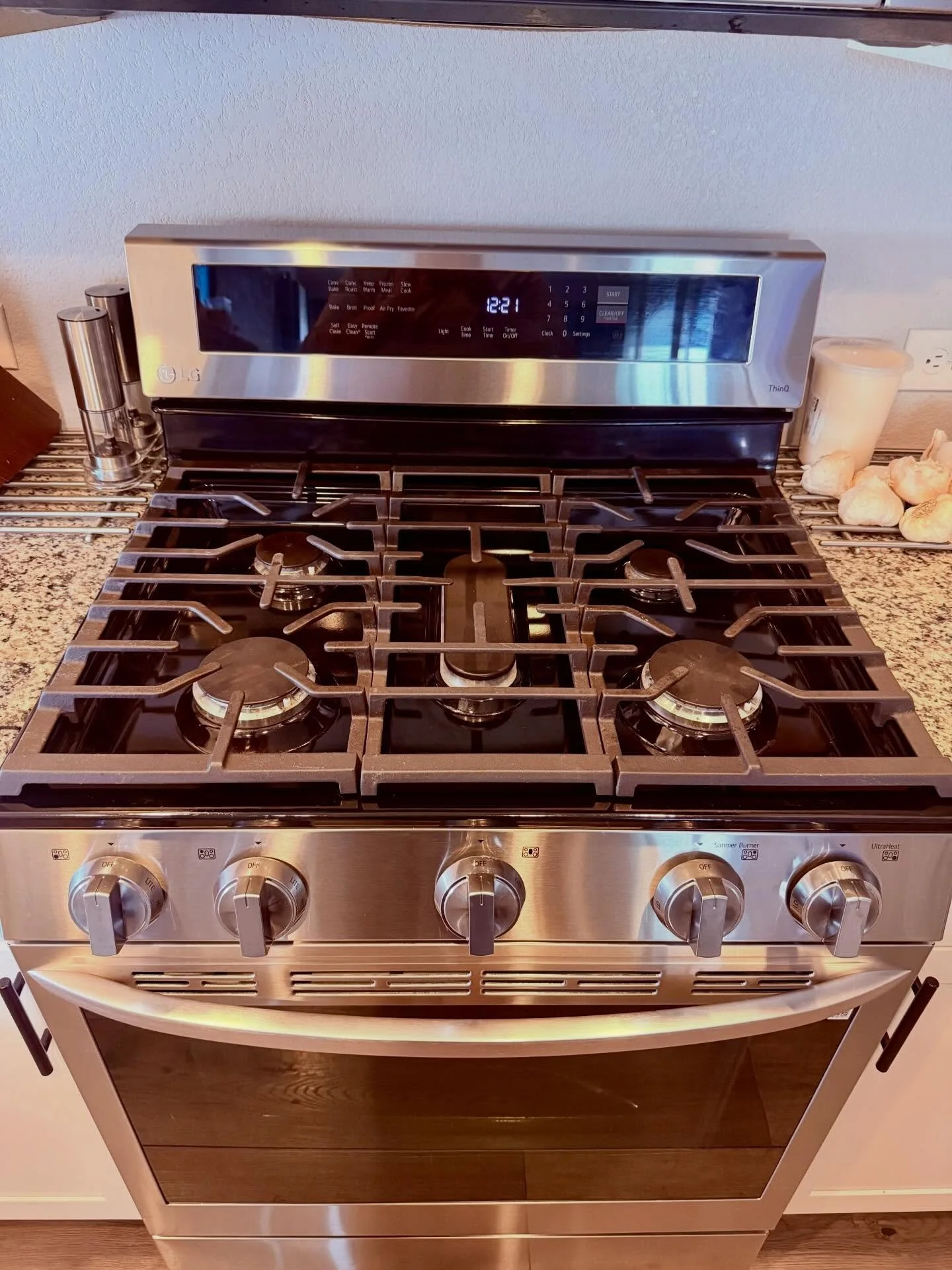 From the cleanTing archives. Gas stoves are so beautiful but NOT easy or quick to clean. 😅 

#Cleaning #ColoradoSprings #smallbusiness #improvement