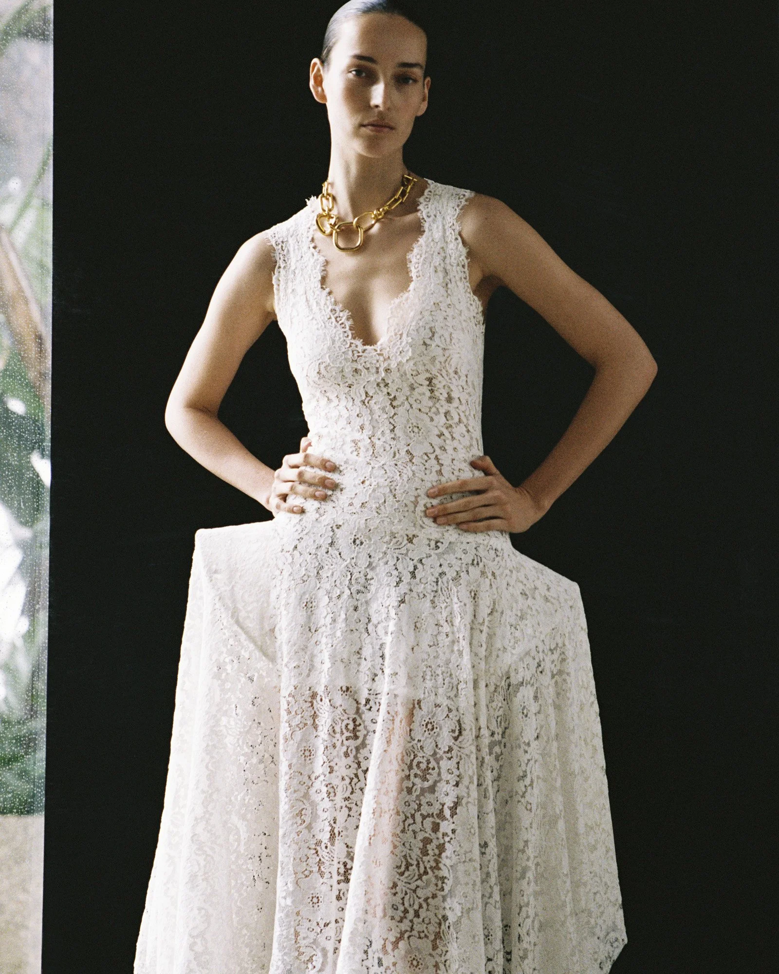 WAL327.main_fashion.20260216_DBaum_Wallpaper_3796.jpg