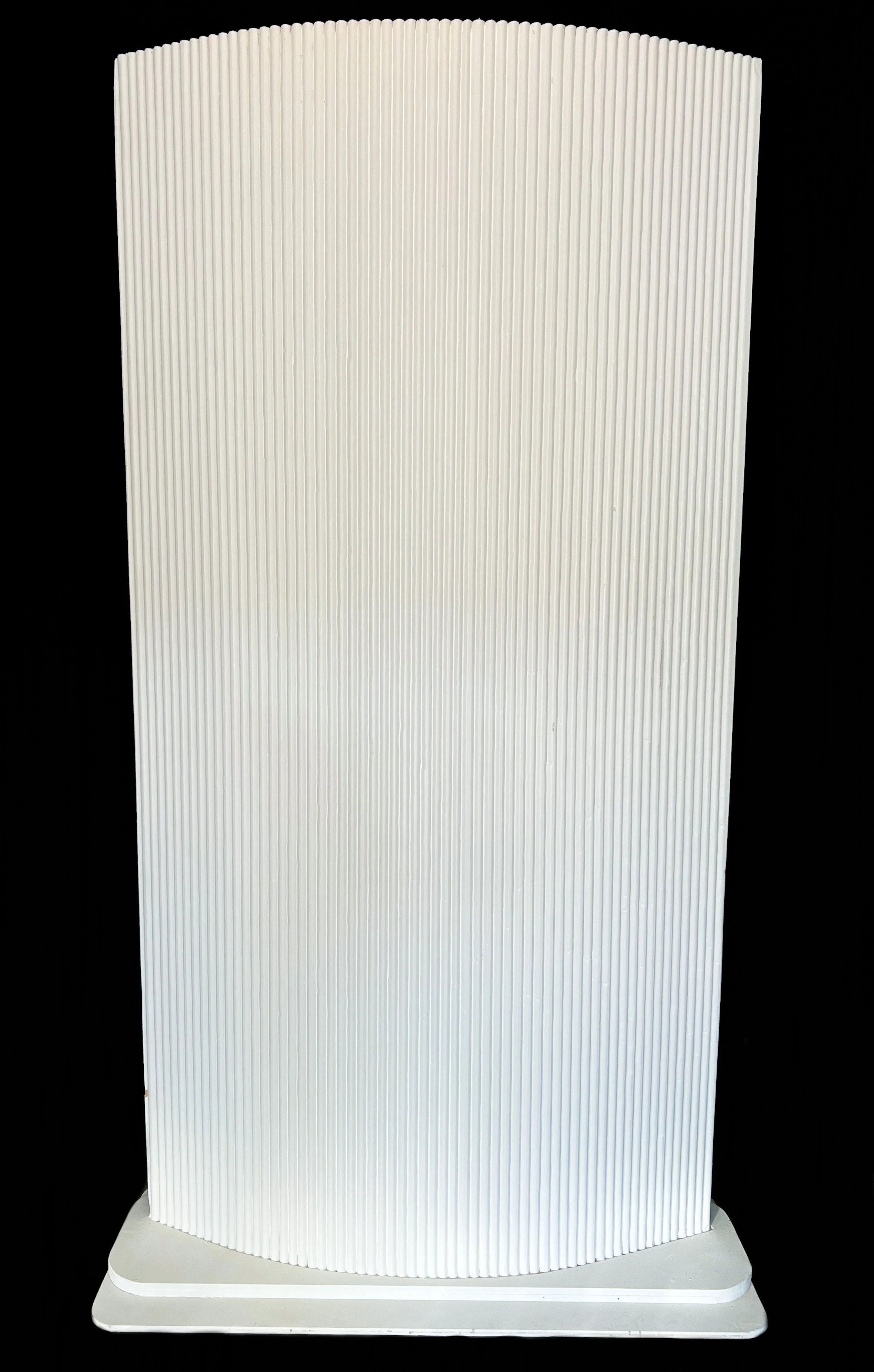 Curved Wall With Ridges