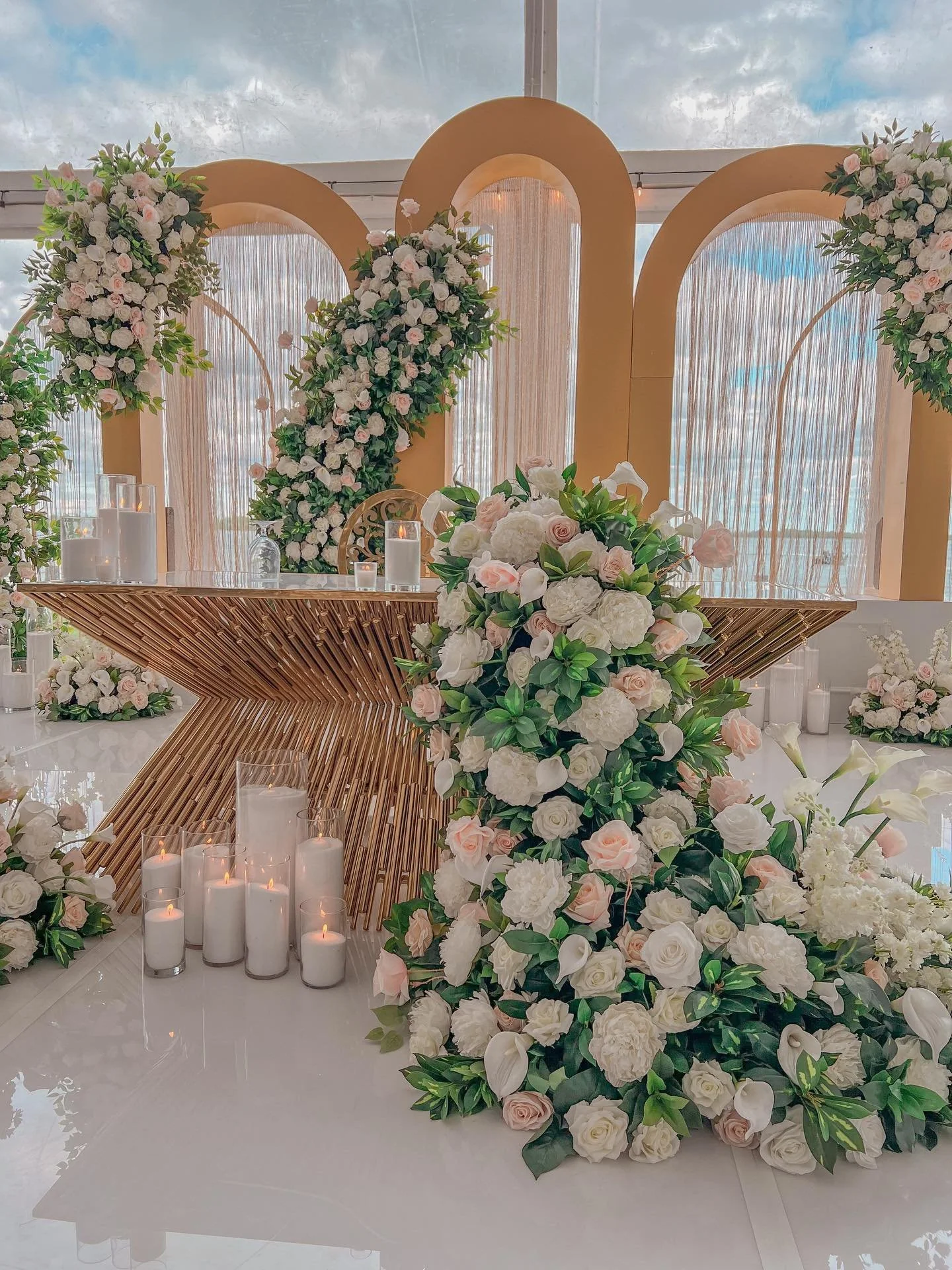 LARA + JEFFREY

05.24.25

🤍