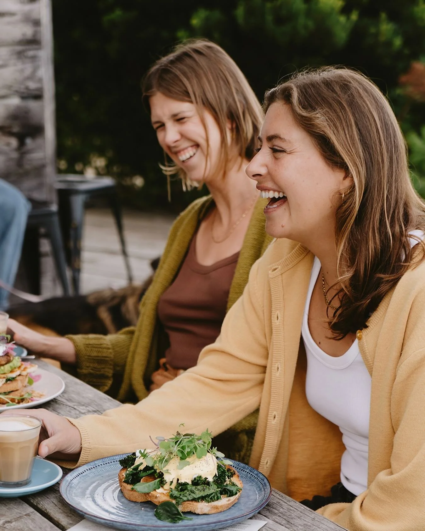 No alarm clocks. No to-do lists. Just the smell of coffee, hot hash browns, and free range eggs on Noisette sourdough.
Settle into your weekend with a proper brekky, good company, and no rush. Add bacon, avo, mushrooms,  whatever makes your morning s