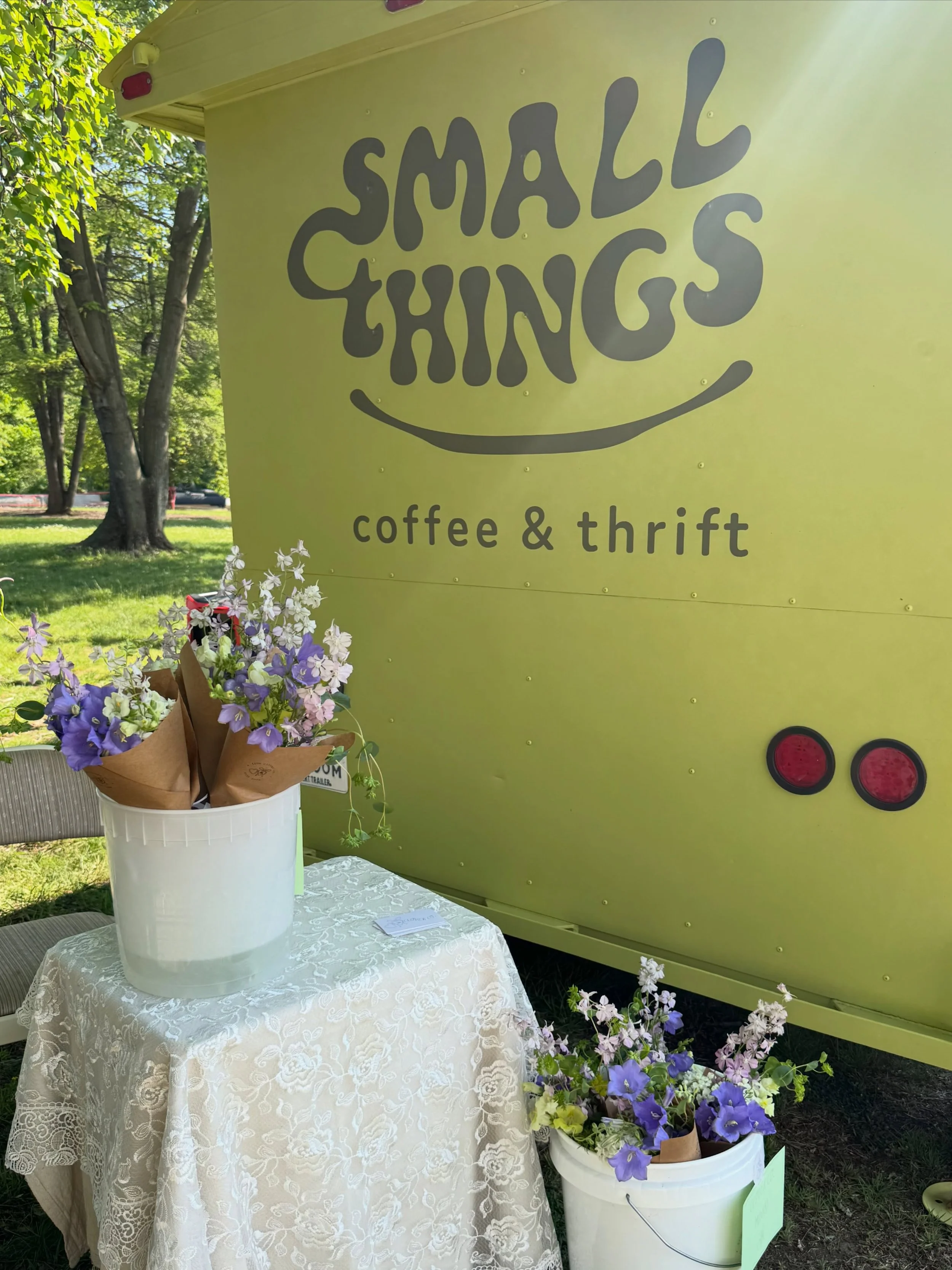 a beautiful day for 💐&amp;☕️ and shopping lots of other homemade and local goodies 💖 

📍green goat
