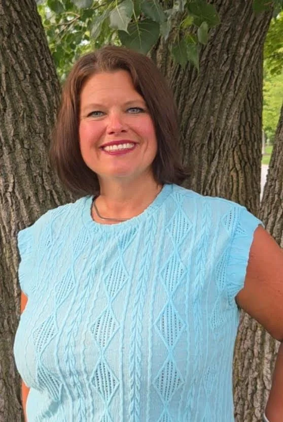 Tracy Cunningham, LCSW and Certified First Responder Counselor providing therapy for adults and first responders in Illinois