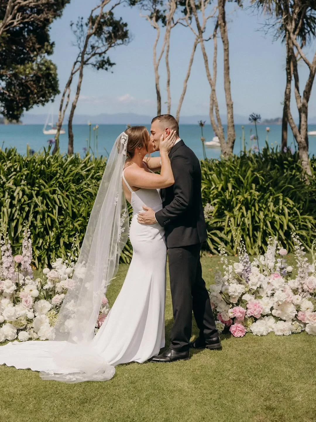 "Ryan, you may kiss your beautiful bride!" And just like that...💥💋

#aliceandryan #wedbyren&eacute;e 

📷 @anagalloway

Venue: @manowar
Suit Designer: @mandatorynz
Florist: @rubylou.floraldesign
Make Up Artist: @katesolleymakeup
Hair Styl