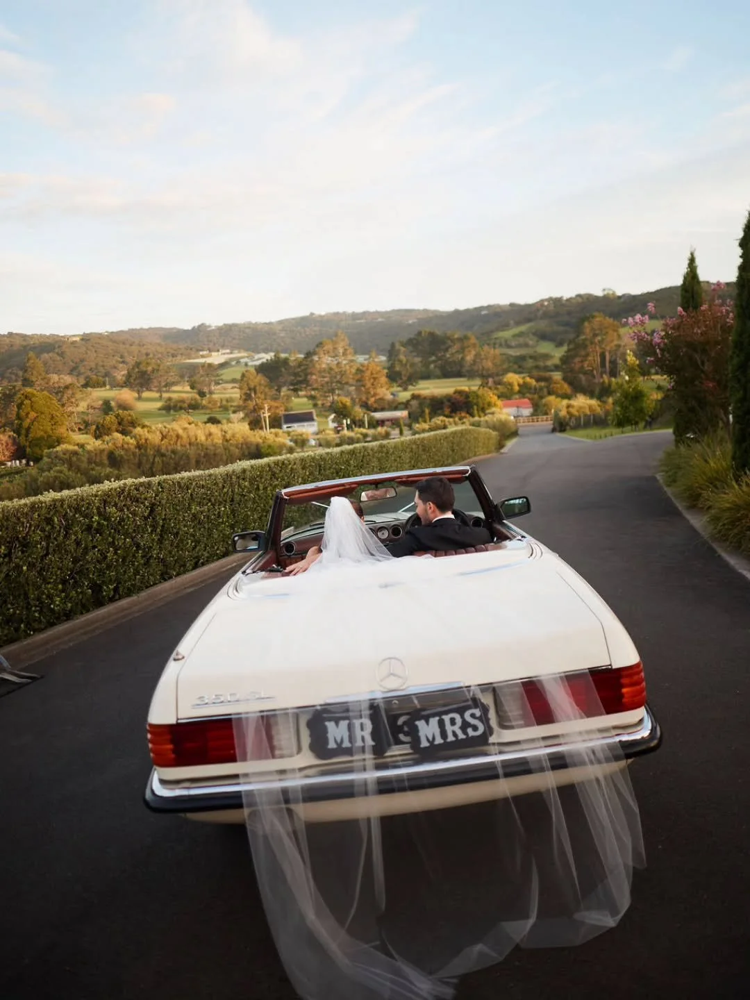 And they&rsquo;re off... Mr &amp; Mrs Bradshaw 🤍🖤
.
📷 @jonnyscottphoto