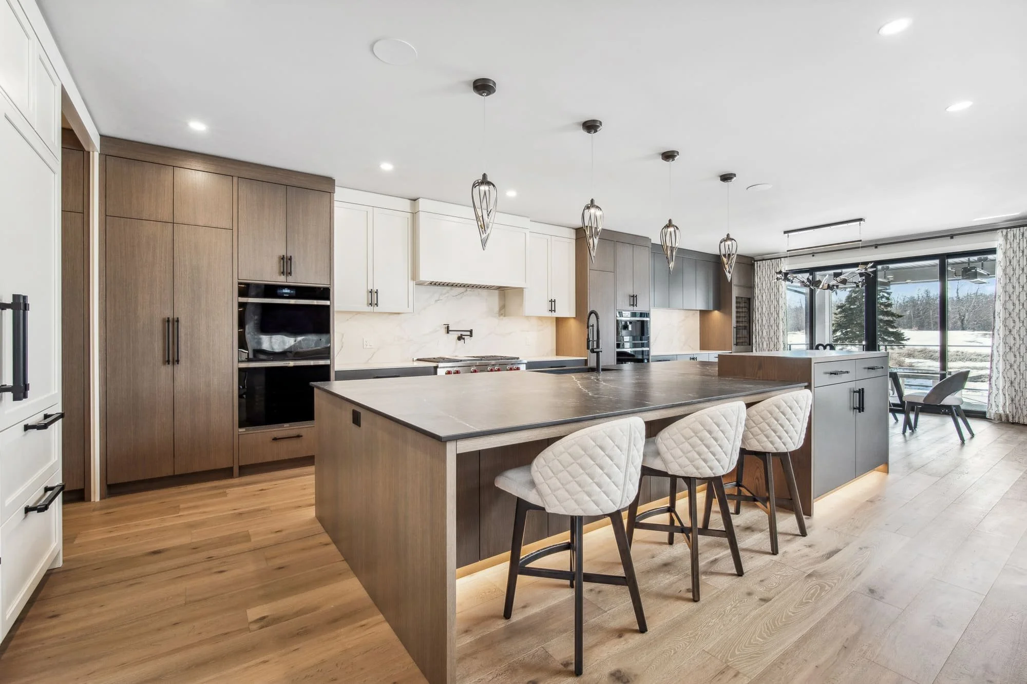 4. Kitchen1.jpg