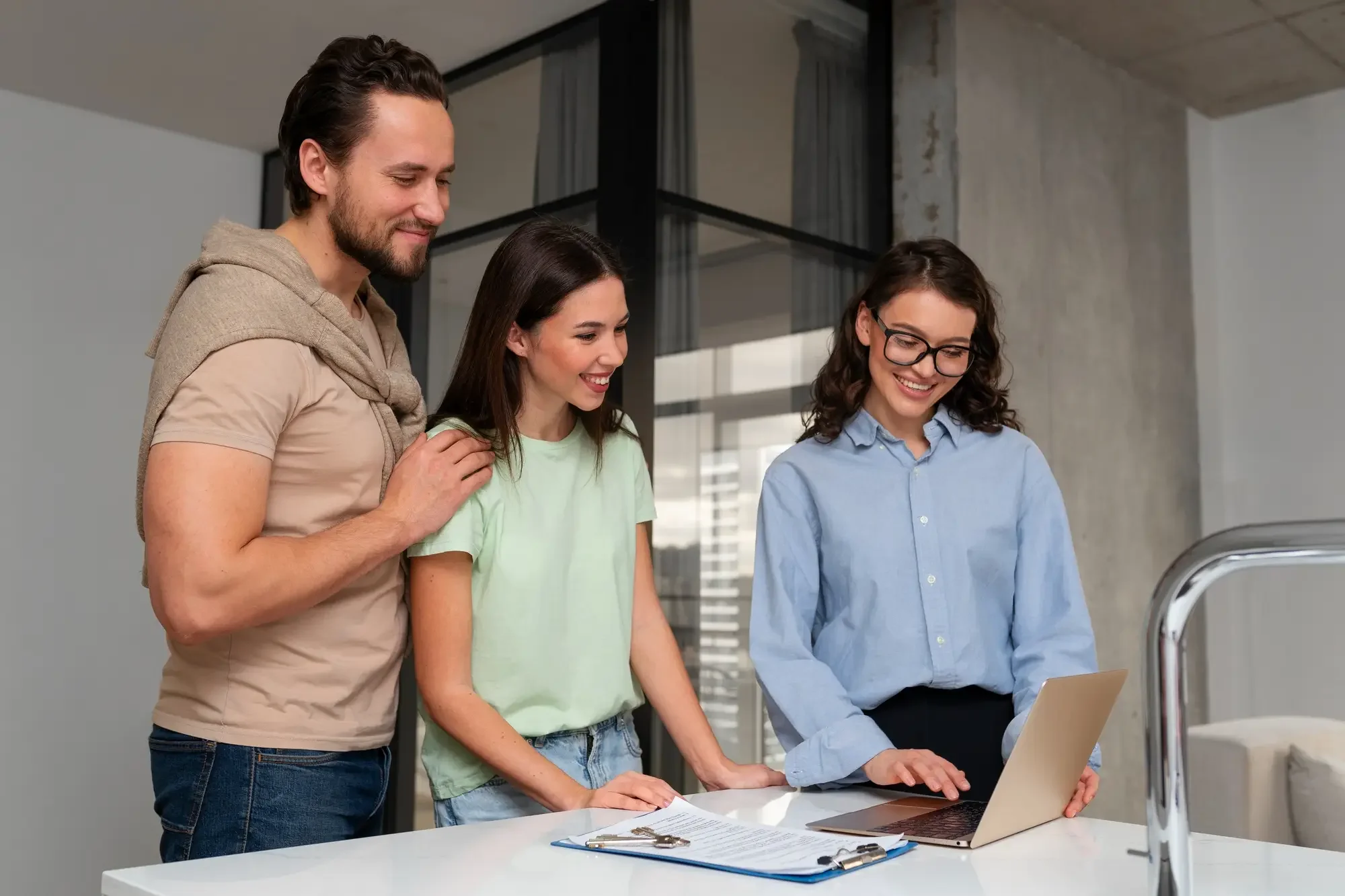 A Custom home builder explaining the build to a couple
