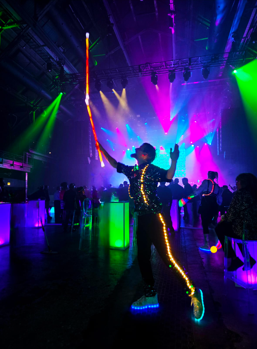 led-dancers-2.png