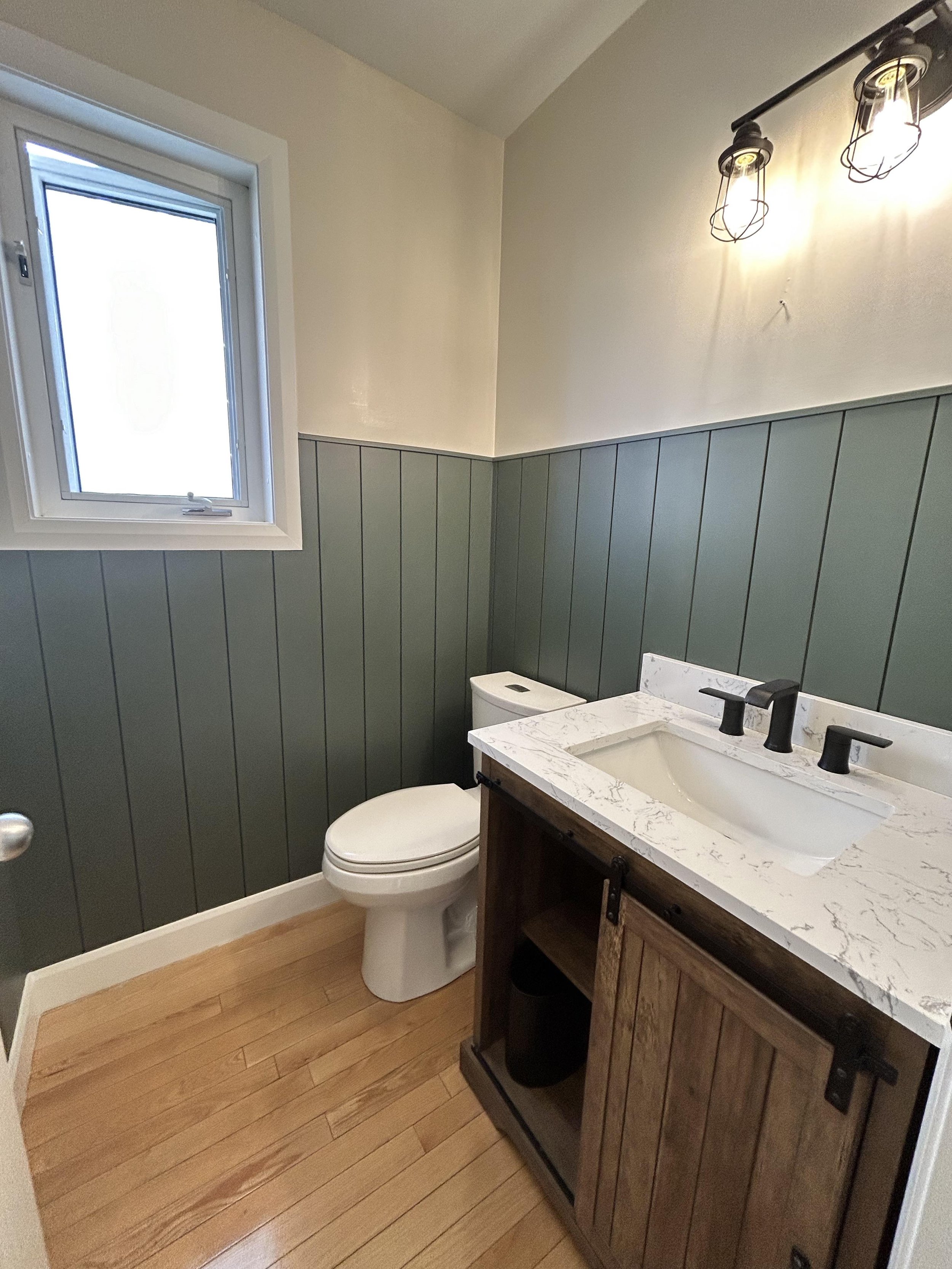 painted bathroom accent wall