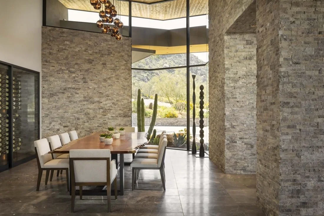 8The-Crusader-Dining-Room-1100x733.jpg