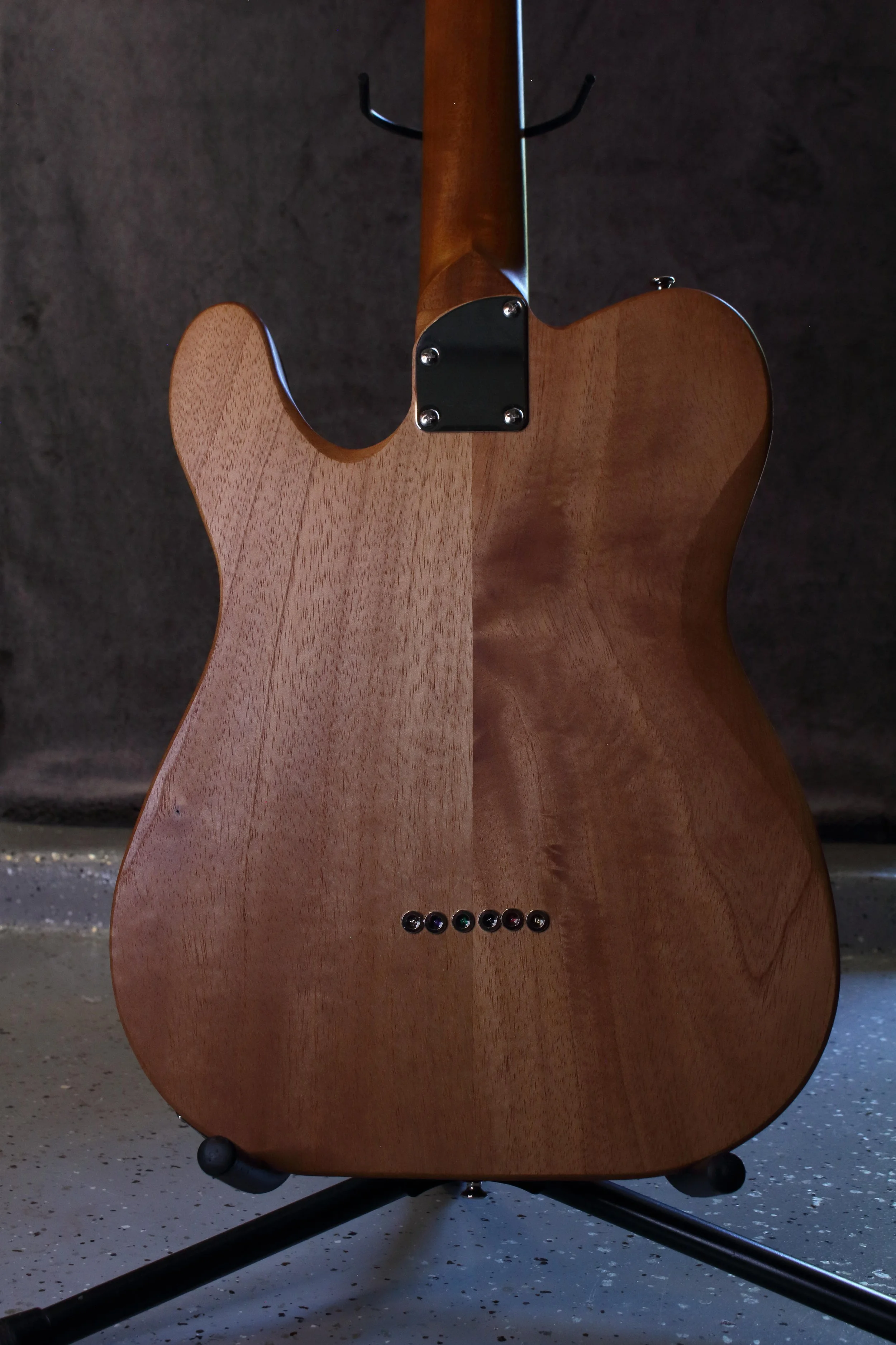 rear-body-t-traditional-myers-luthier-electric-guitar.jpg