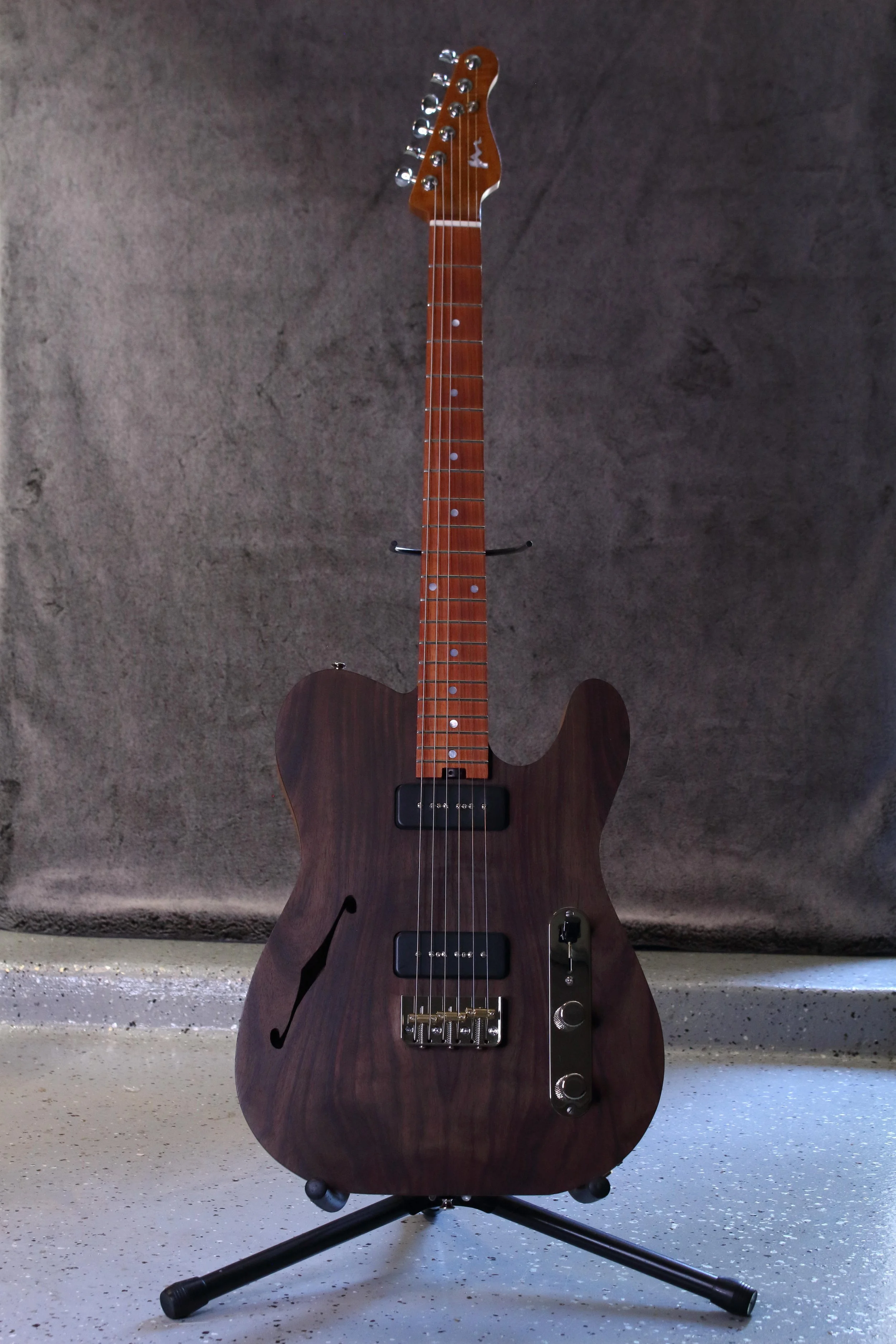 guitar-front-t-traditional-myers-luthier-electric-guitar.jpg