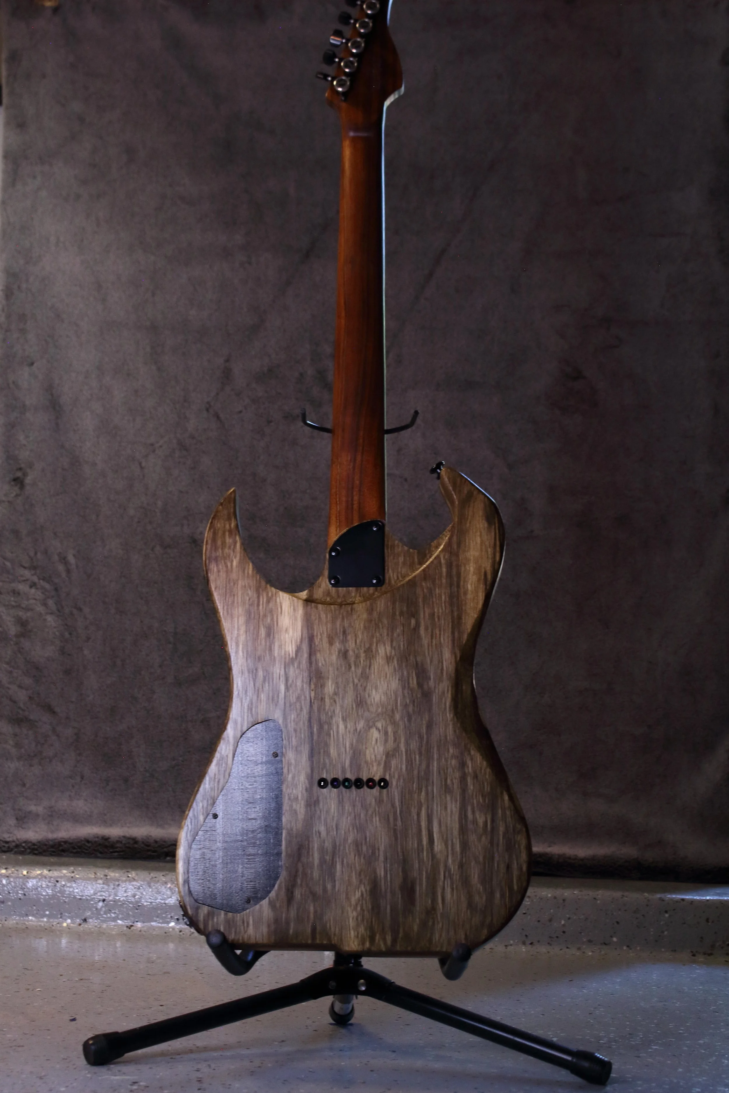 rear-guitar-myers-luthier-electric-guitar.JPG