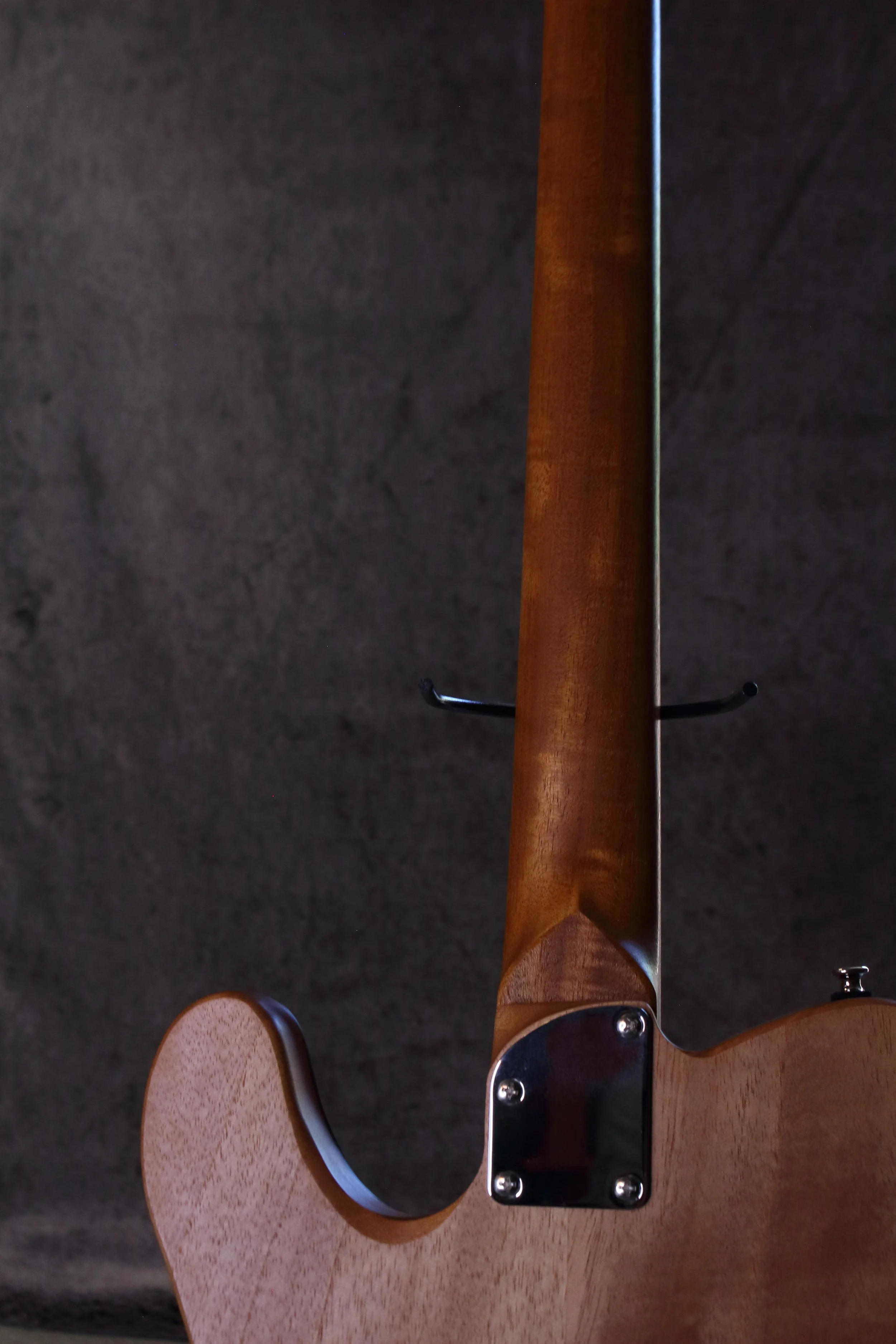 rear-neck-close-t-traditional-myers-luthier-electric-guitar.jpg