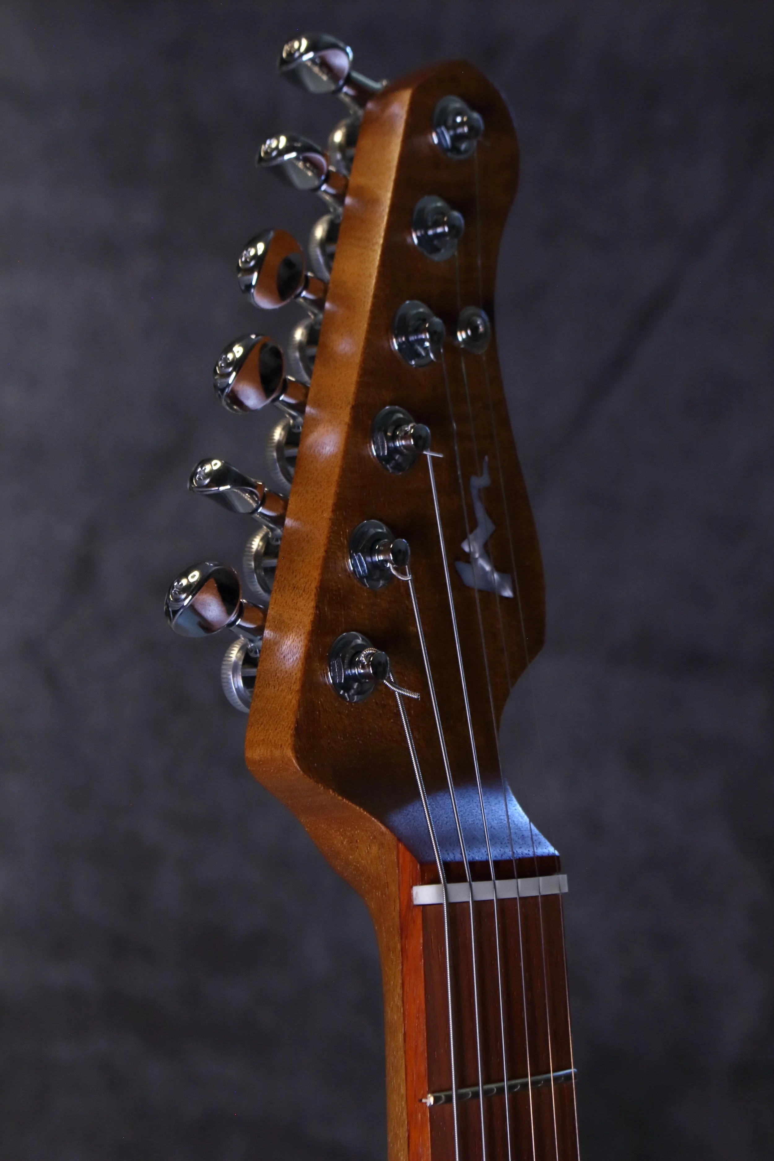 headstock-angle-t-traditional-myers-luthier-electric-guitar.jpg