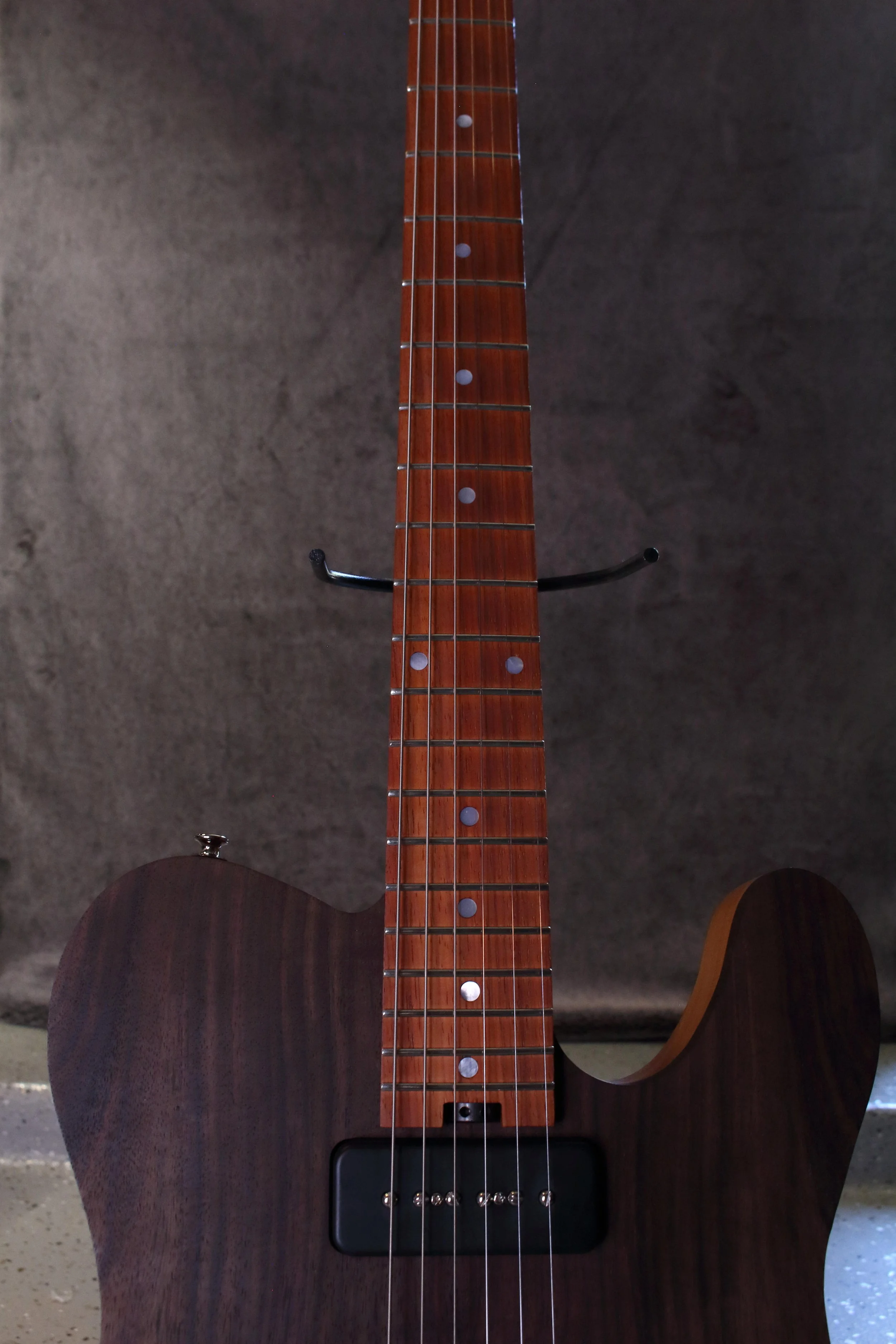 neck-front-close-t-traditional-myers-luthier-electric-guitar.jpg