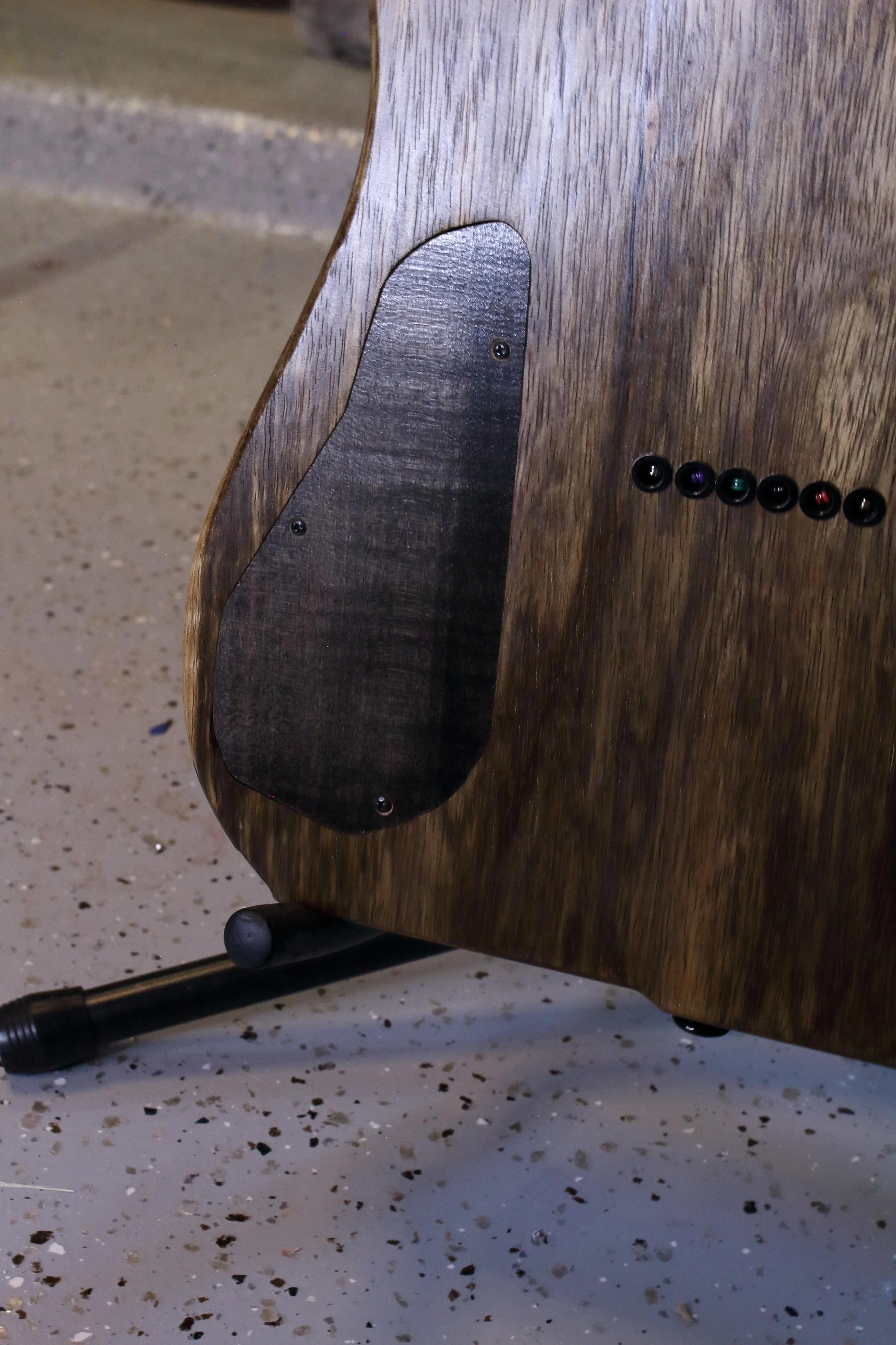 rear-backplate-angle-close-myers-luthier-electric-guitar.JPG
