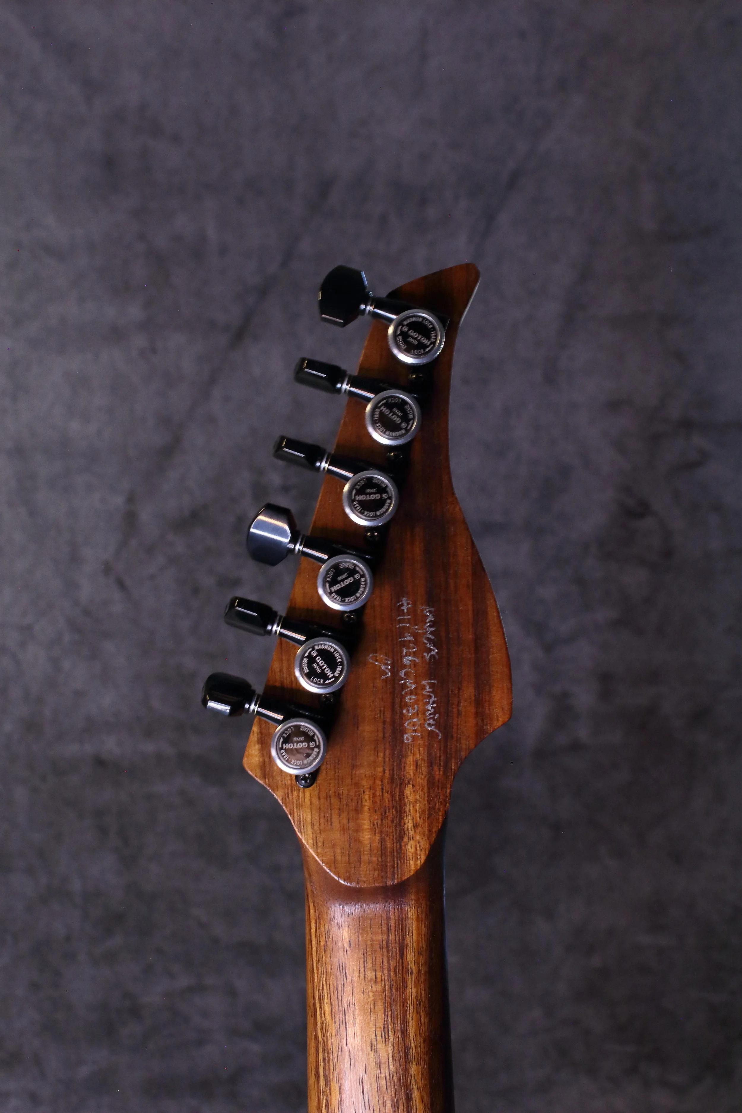 rear-headstock-close-myers-luthier-electric-guitar.JPG