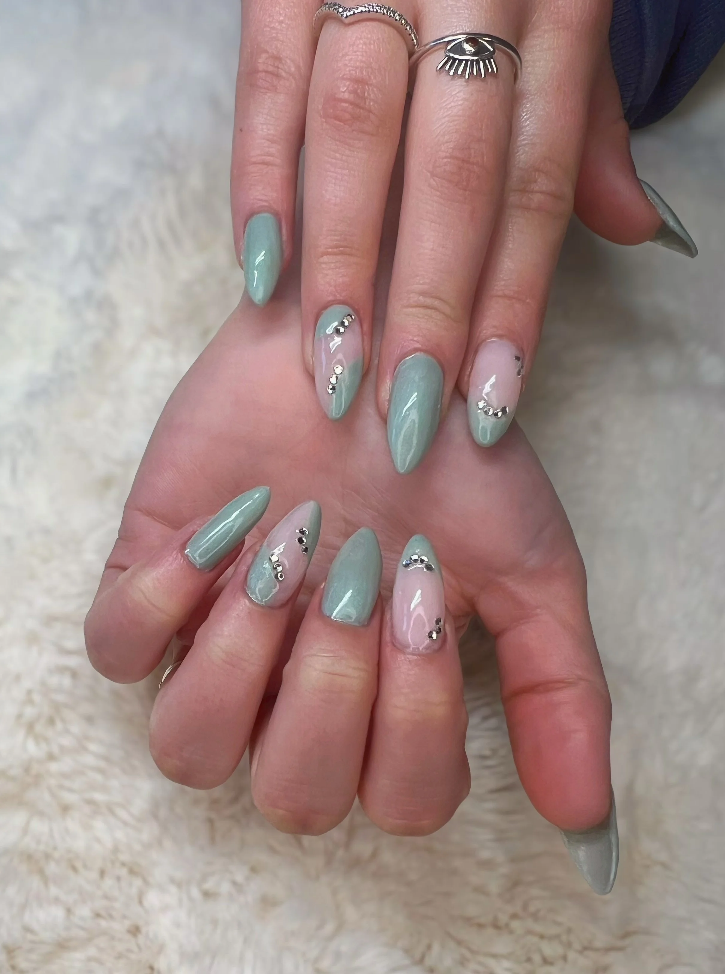 del nails mint .jpg