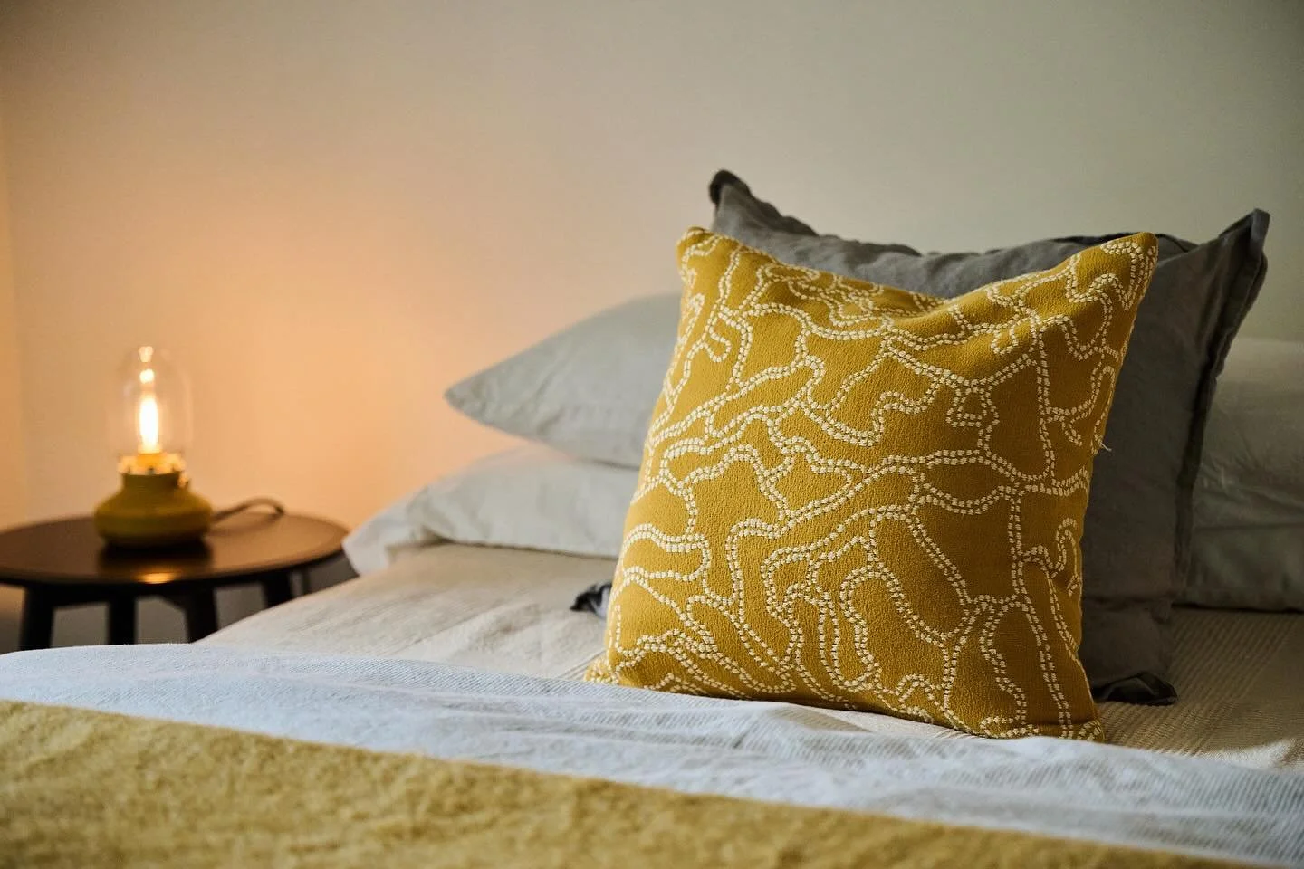 Il nous reste des disponibilit&eacute;s &agrave; l&rsquo;auberge cette semaine. Venez voir &agrave; quel point le d&eacute;but de l&rsquo;hiver peut &ecirc;tre absolument magique &agrave; Val-David!! Et peut-&ecirc;tre m&ecirc;me un petit souper &agr