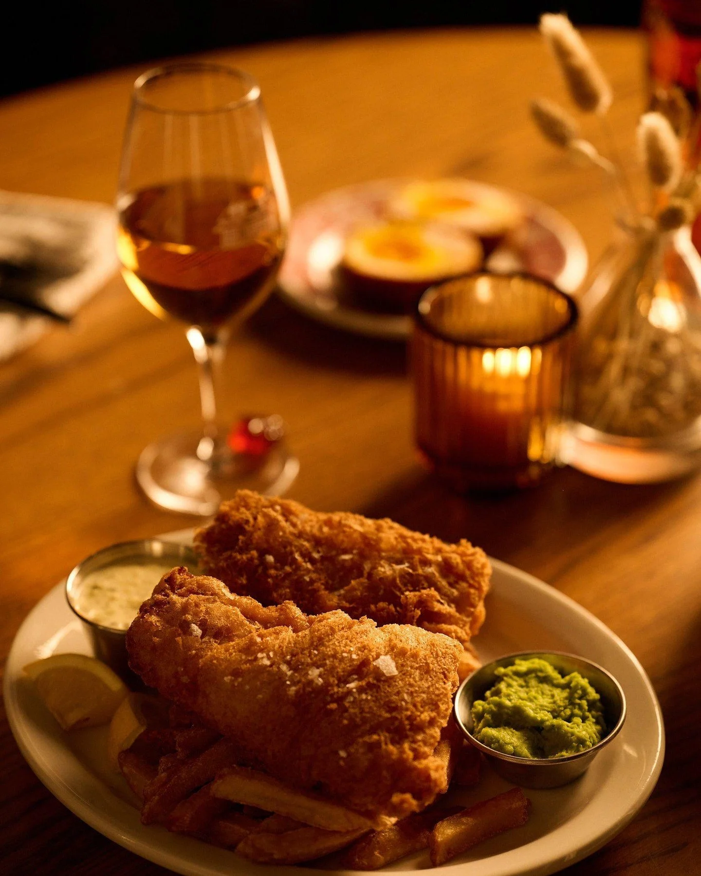 Vous avez gagn&eacute; vos kilom&egrave;tres. Maintenant, gagnez vos frites.

Rien de tel qu&rsquo;un bon fish &amp; chips bien dor&eacute; apr&egrave;s une journ&eacute;e pass&eacute;e dehors. Le pub est chaleureux, la bi&egrave;re est bien froide e