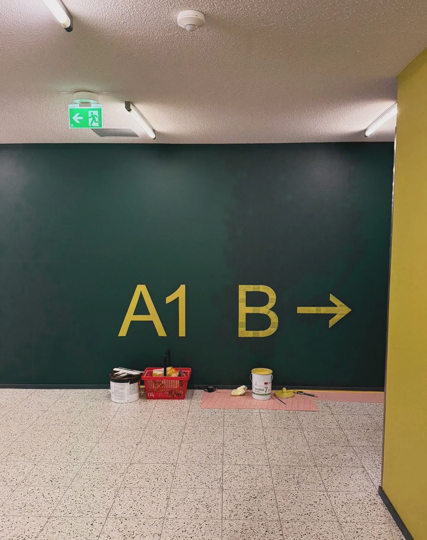 Teettek&ouml; te Ekmanilla vaan vanhojen talojen remontteja? 

Vaikka meill&auml; on vanhojen talojen remonteista 40 vuoden kokemus, tehd&auml;&auml;n my&ouml;s keskusta-alueella uusien rakennusten remontteja, huolto- ja korjaust&ouml;it&auml;. T&aum