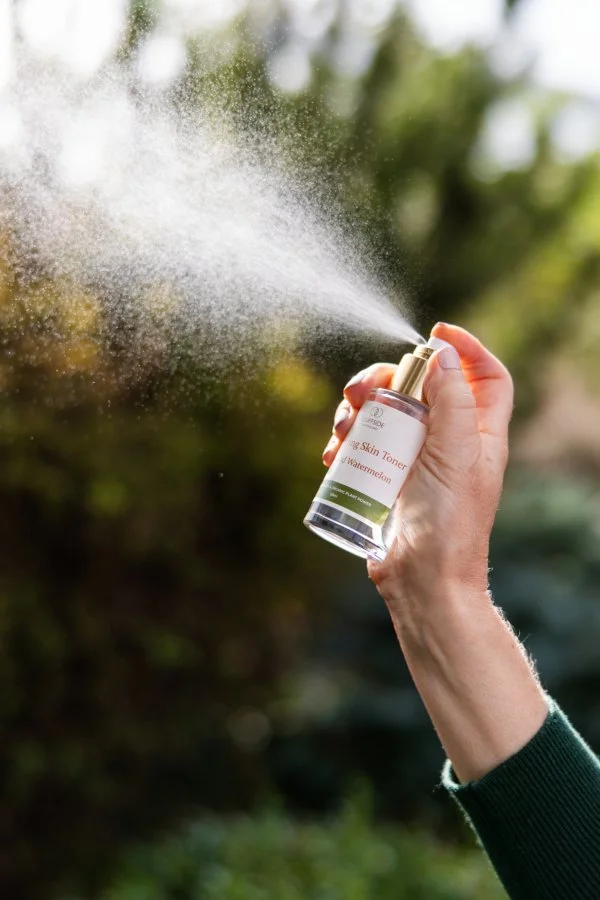 hydratingskintoner.jpg