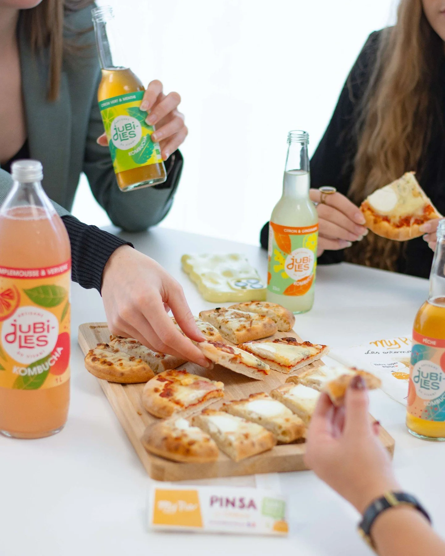 🍂 Concours d&rsquo;automne

Pour c&eacute;l&eacute;brer les douces journ&eacute;es d&rsquo;automne, @mypiefrance et @jubiles.kombucha s&rsquo;associent pour vous g&acirc;ter avec un lot bien gourmand ! ✨

&Agrave; gagner :

🍕 Le top 10 des produits