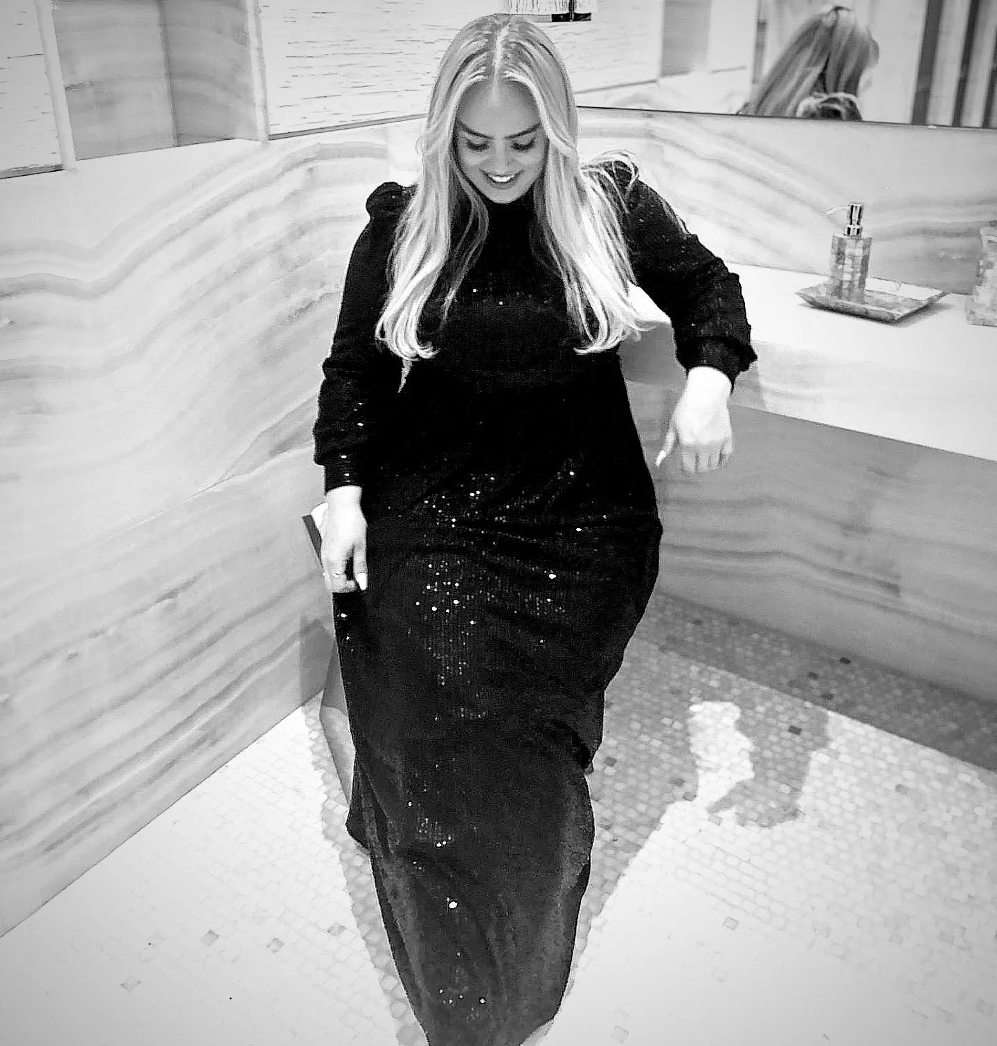 This weekend can't come any sooner!! I'll be bringing my band to @vasteraskonserthus in V&auml;ster&aring;s, Sweden 😍 very, very excited to sing in this gorgeous venue, and meet some amazing people ❤️ 

See you there ! ✨️🥰