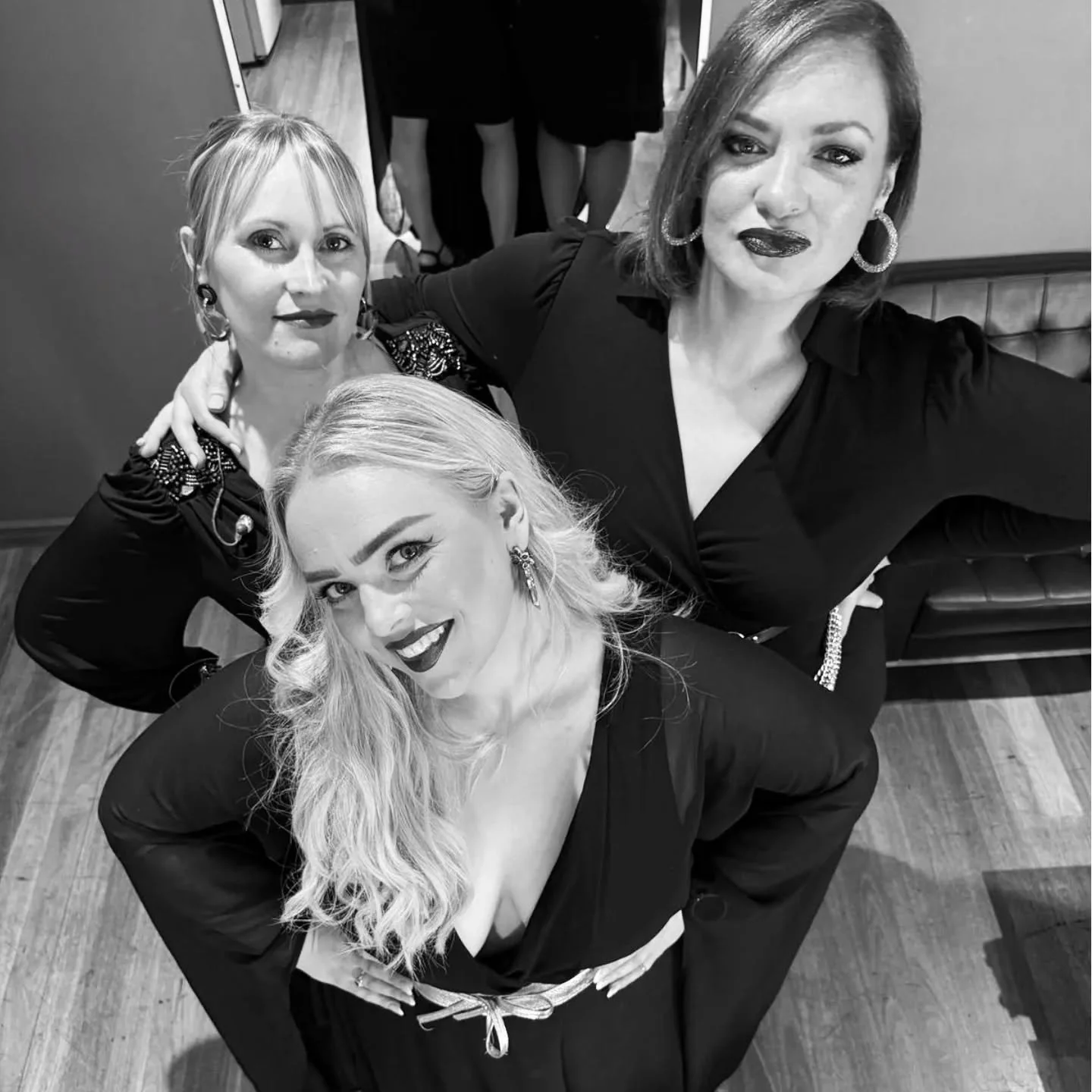 Hello from the ladieeees 🥰💕 We're ready to be doing this (swipe ➡️➡️) all over again on  Wednesday! We're heading to Wimborne, @tivoliwimborne for more singing, dancing, and plenty of laughter ✨️💕 grab the last tickets now while you can 👌🏻 (link