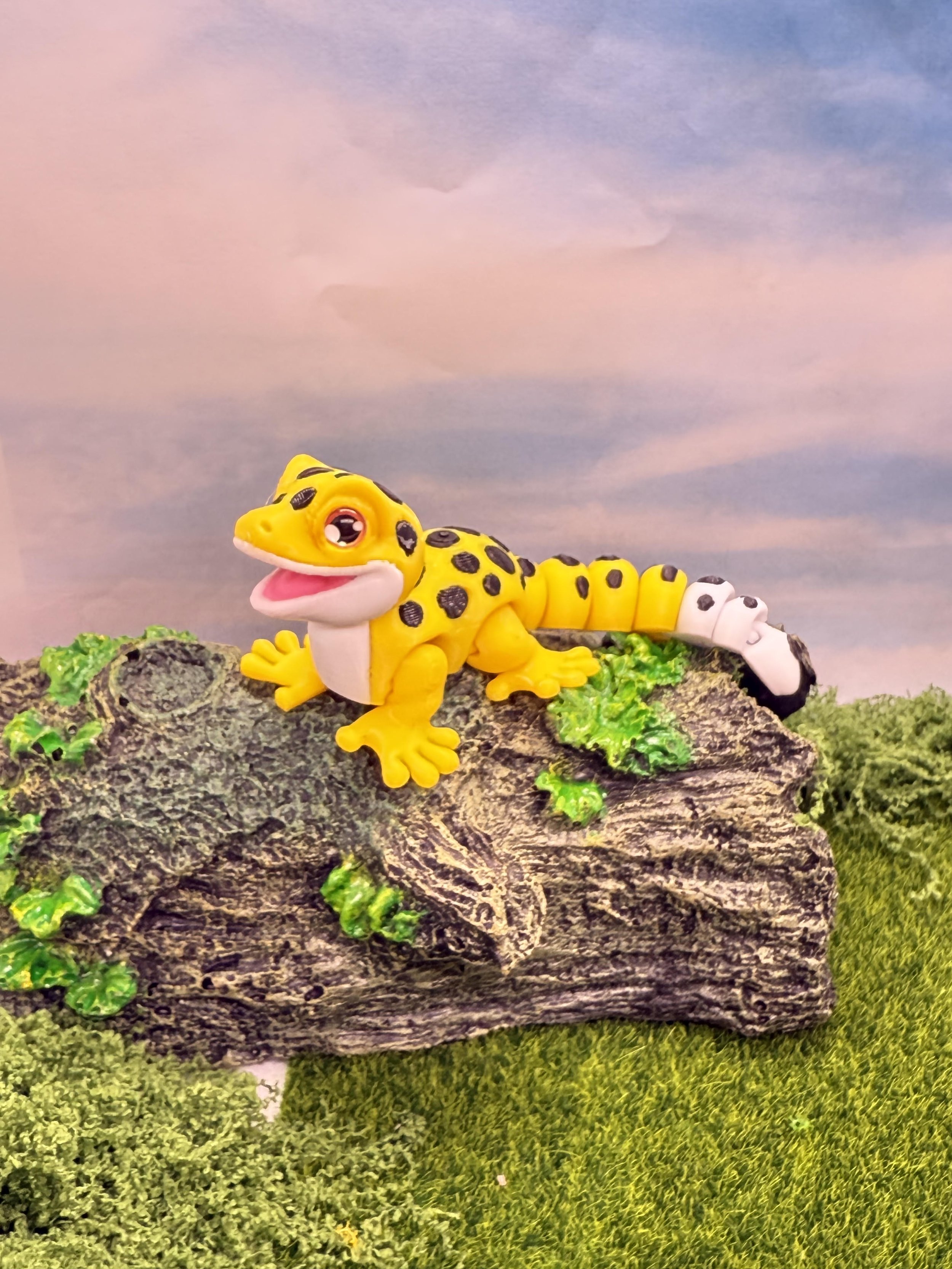 yellow lizard.jpg