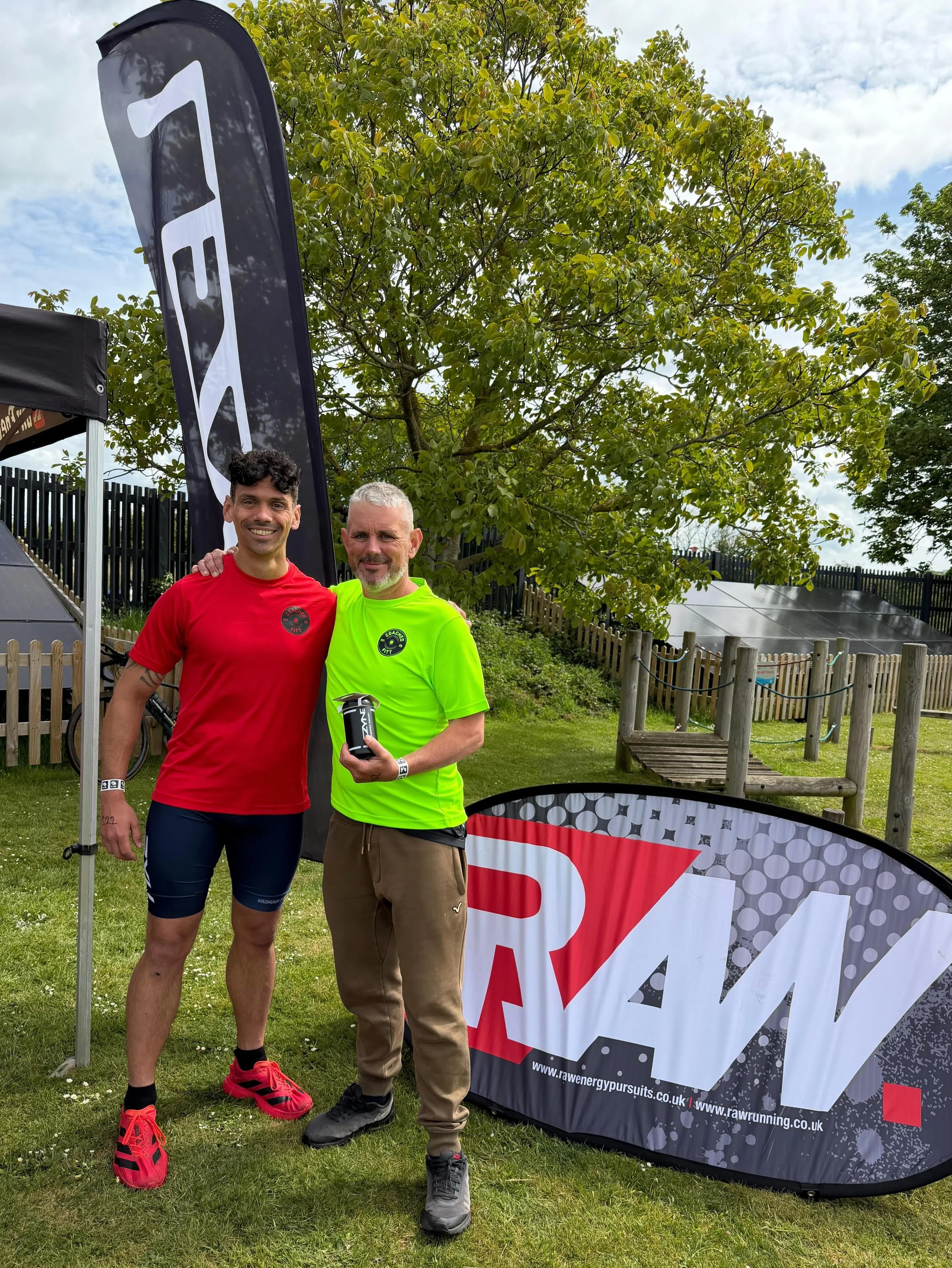 What a day at the Lezyne Arundel Lido Triathlon!

Even better seeing @eddielancaster2 take 1st place in the Sprint Aquabike 🥇💪🏼

Big performances, great atmosphere and an awesome event all round.

🏊🏽&zwj;♂️🚴🏽&zwj;♂️🏃🏽&zwj;♂️

#CoachedFITT #T