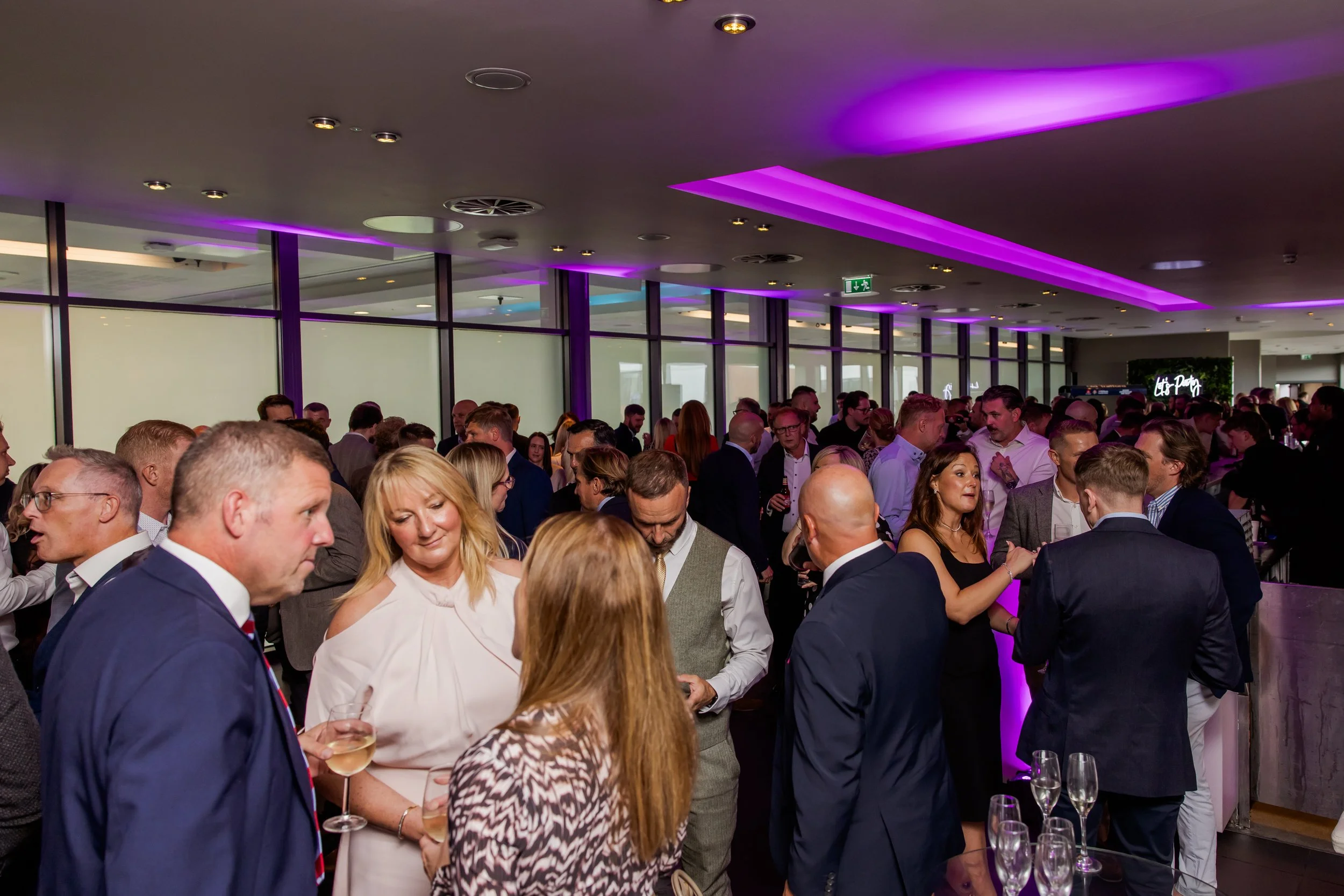 02WelcomeDrinks-NACFB-BrokerAwards-Sept2026©KateDarkins-040.jpg