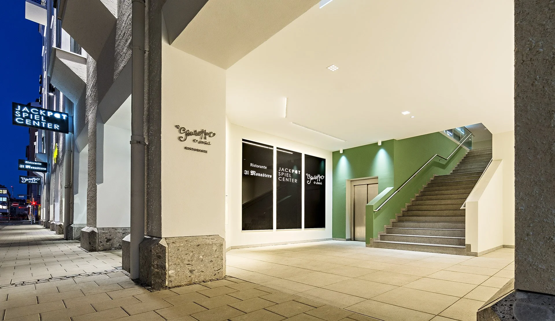 Gillitzerblock_Aufgang_Gillitzerstraße_7181.jpg