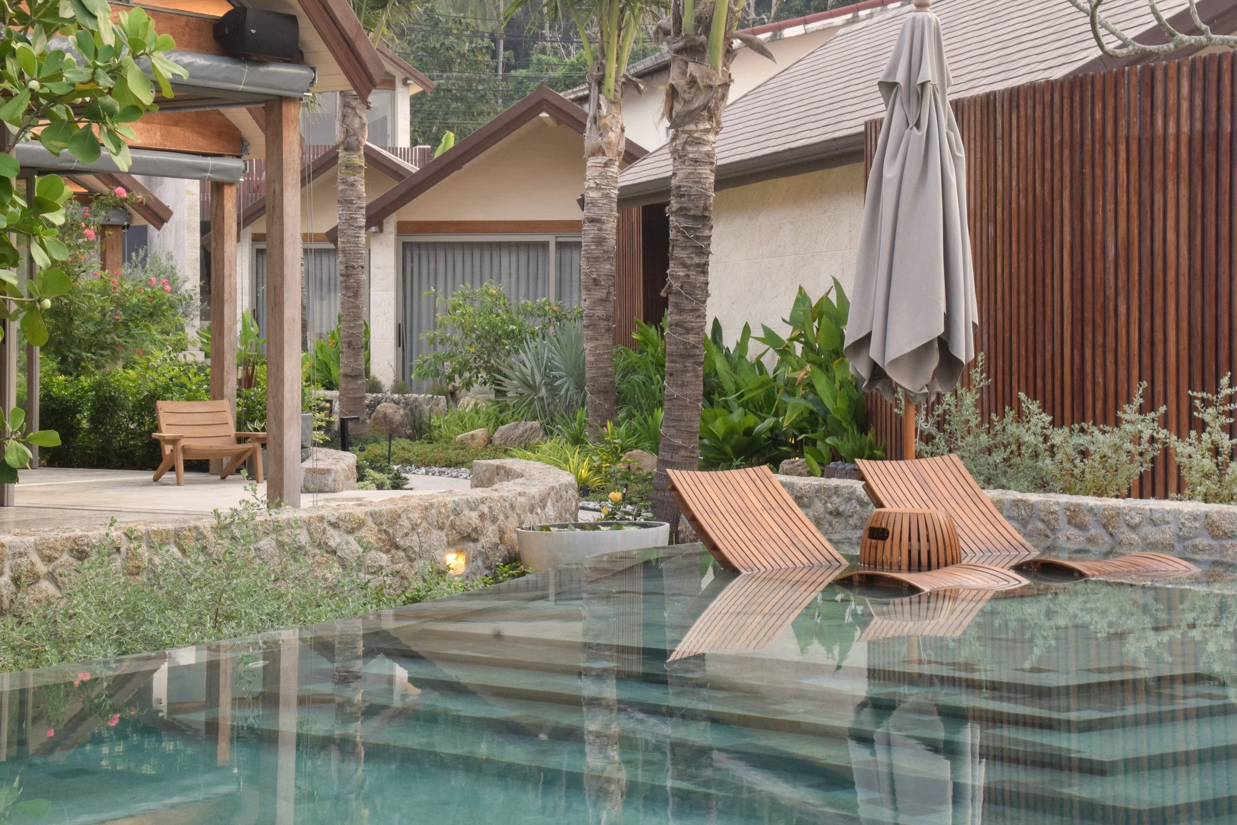 Pool loungers