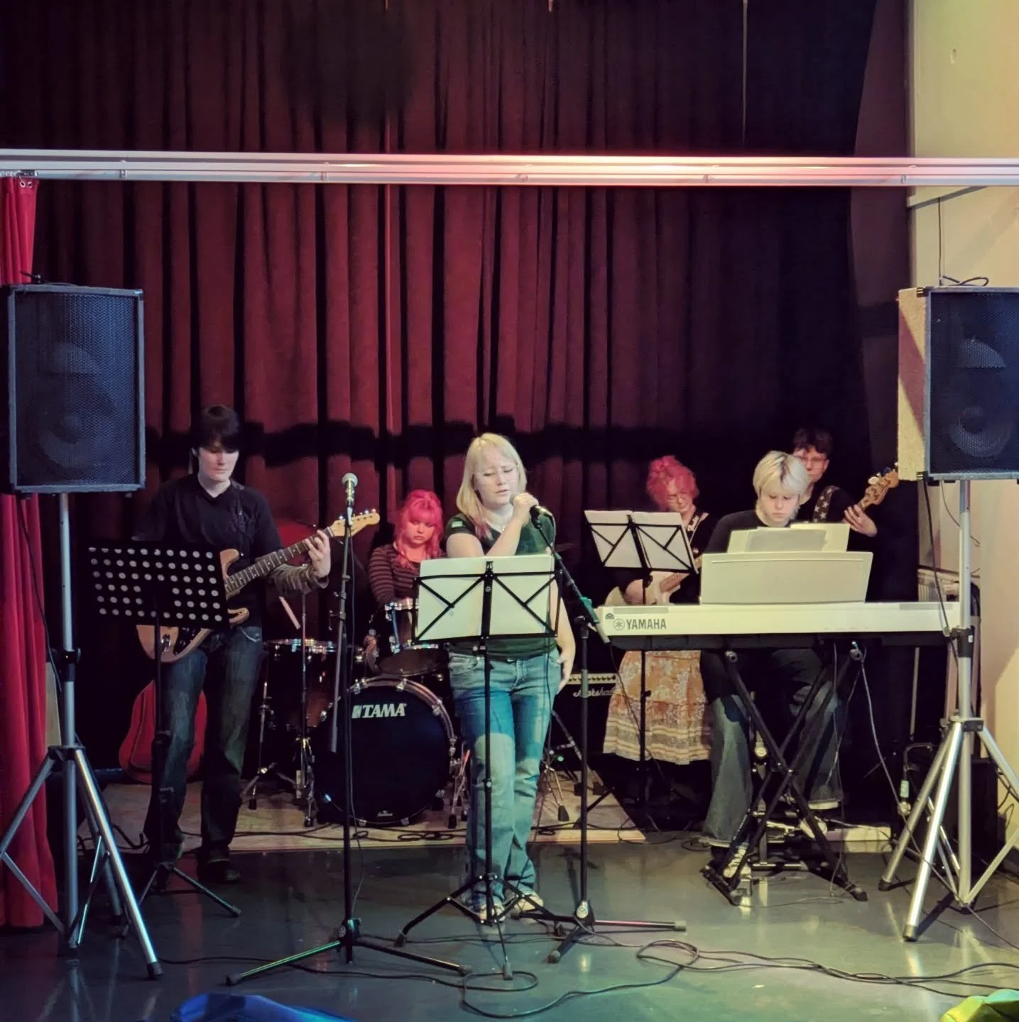 Tack till alla deltagare, ledare och publiken f&ouml;r bandklubbens konsert! 💜🥁✨

#bandklubb #ungdomar #helsingfors #ungdomsg&aring;rdensandels