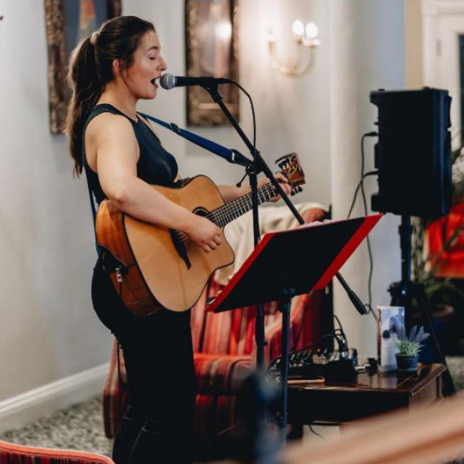 Live Music: Aoife Butler