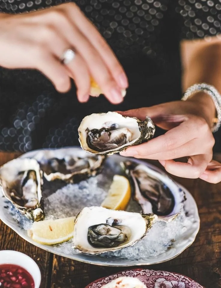 Noël &amp; Nouvel An : Les Plateaux de Fruits de Mer Incontournables de L’Oyster Club à Étretat