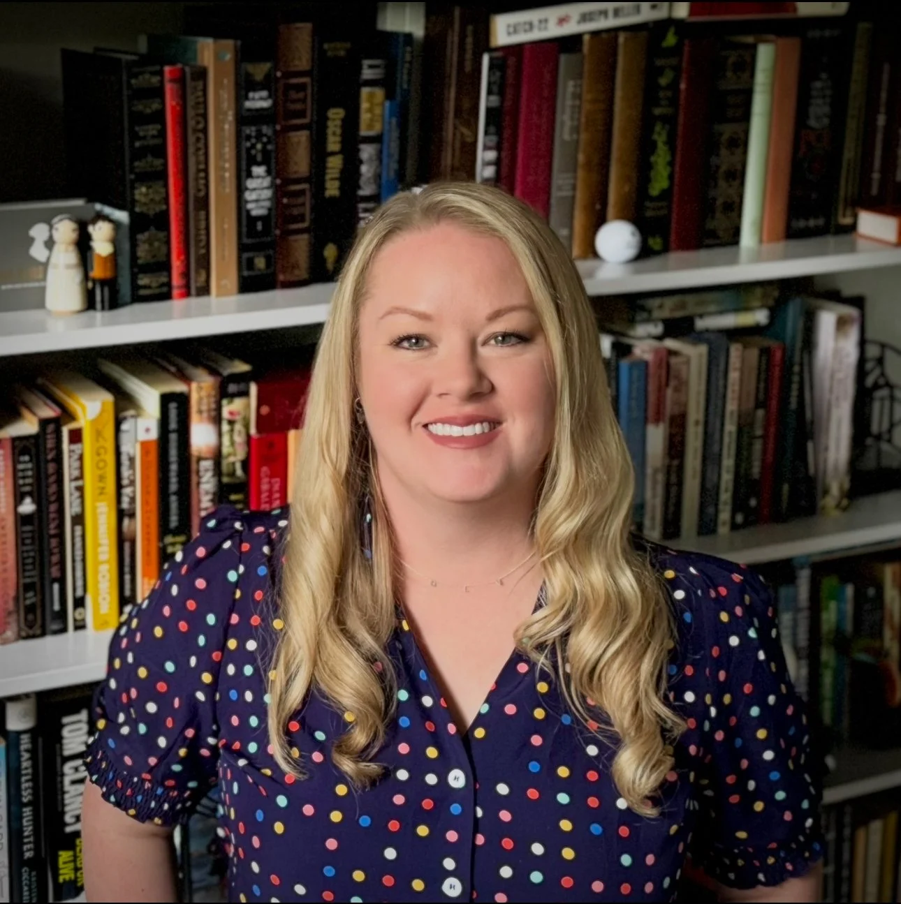 Kellie V Library Headshot