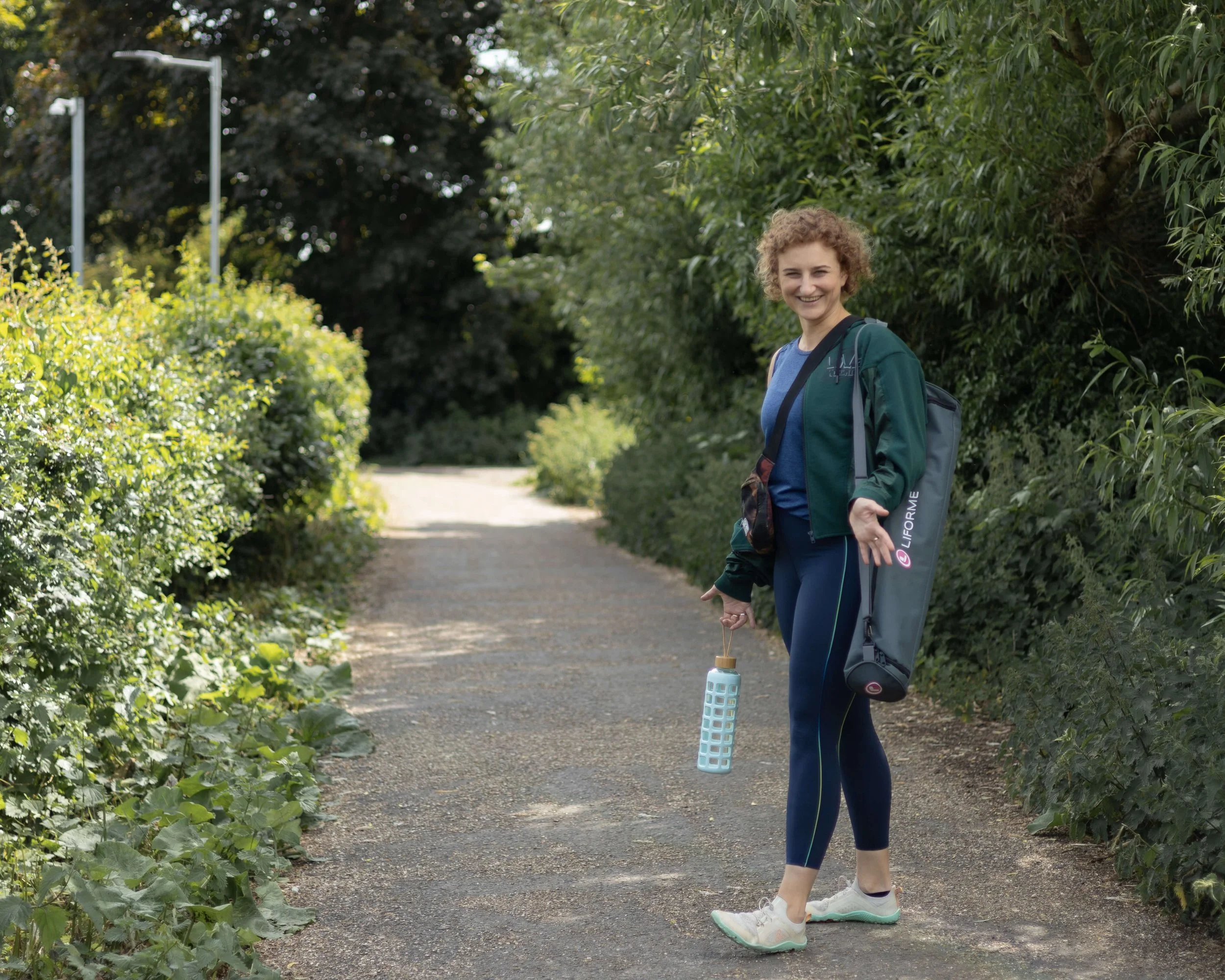yoga-instructor-arriving-session-london-brand-photographer.jpg