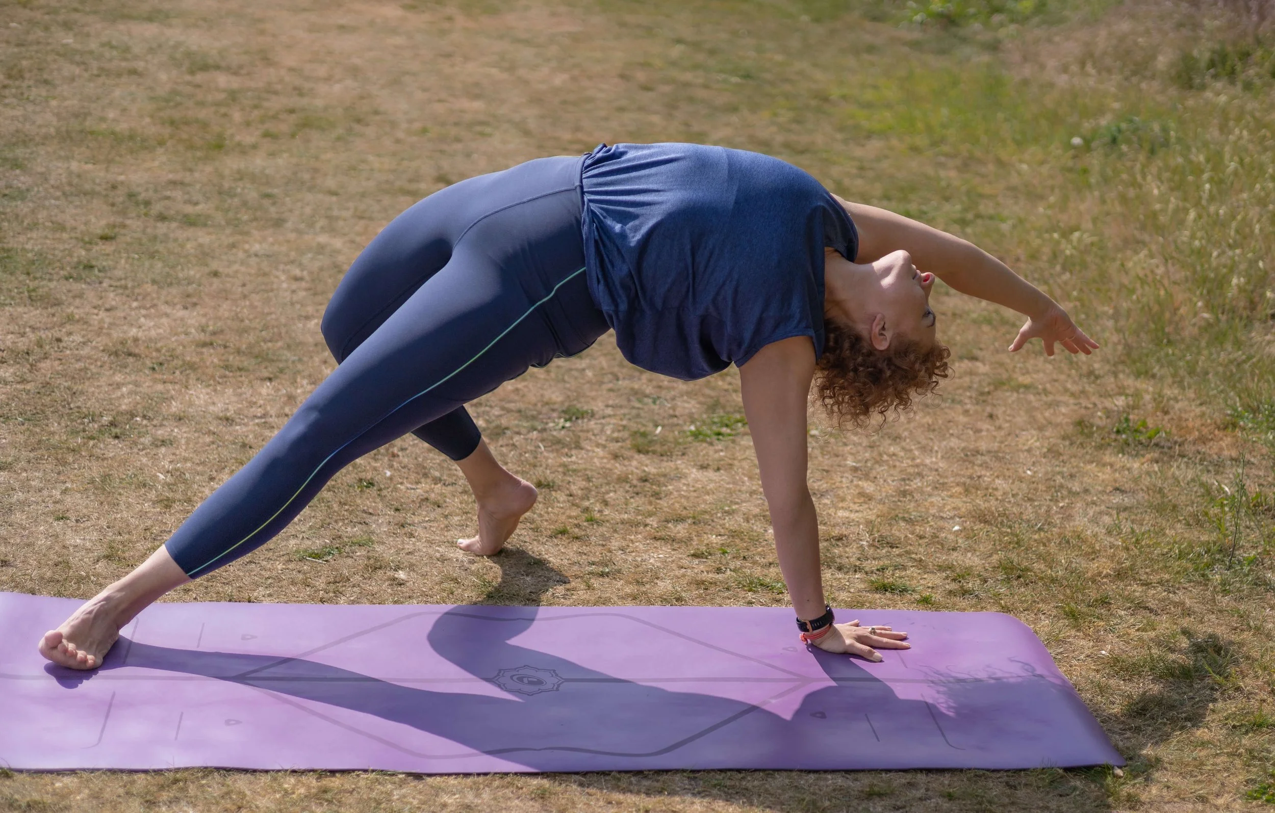 outdoor-yoga-pose-london-wellness-photographer.jpg